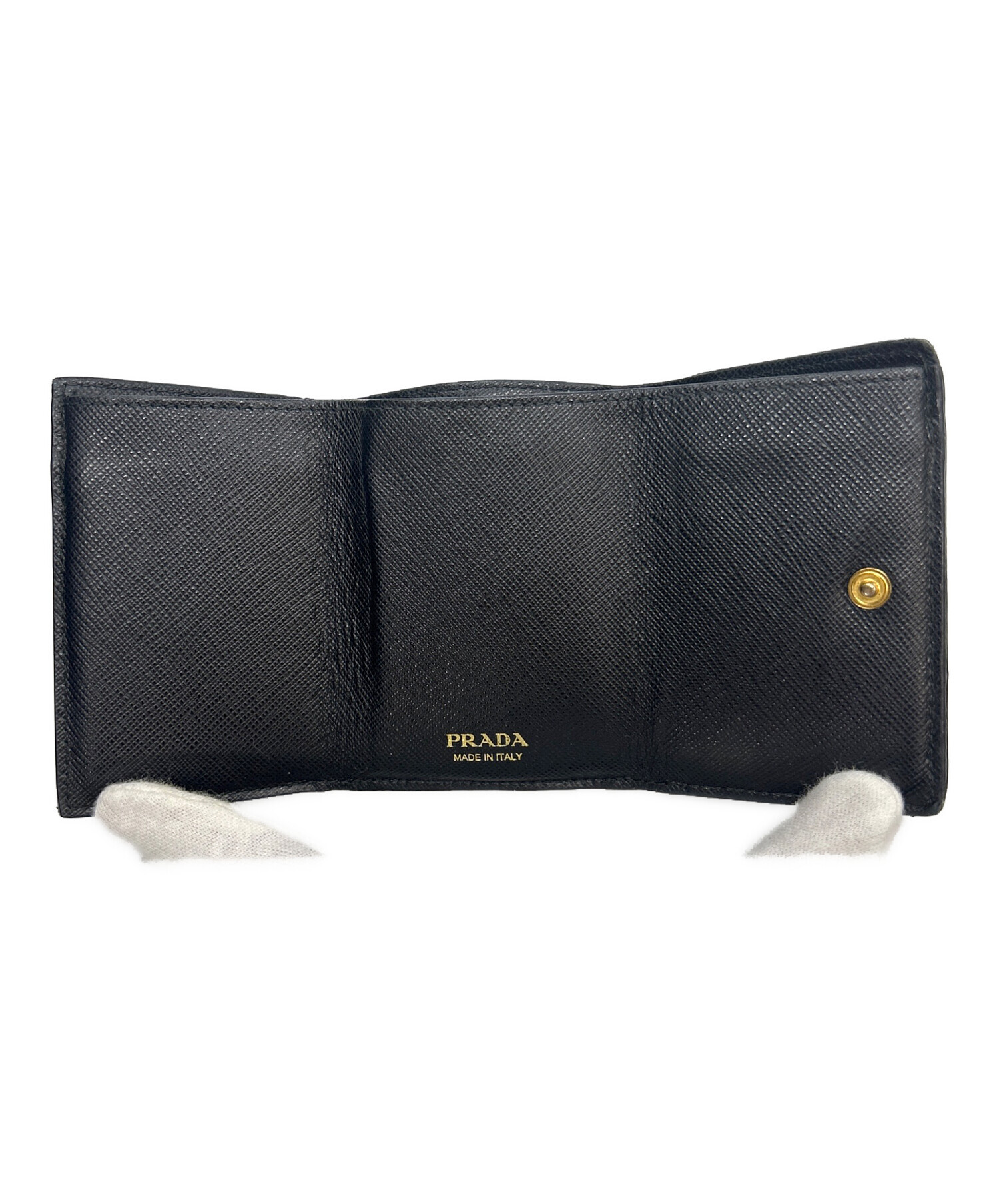 PRADA 黒 レザー 三つ折り財布 中古・古着通販】PRADA (プラダ) 3つ折り財布 ブラック｜ブランド