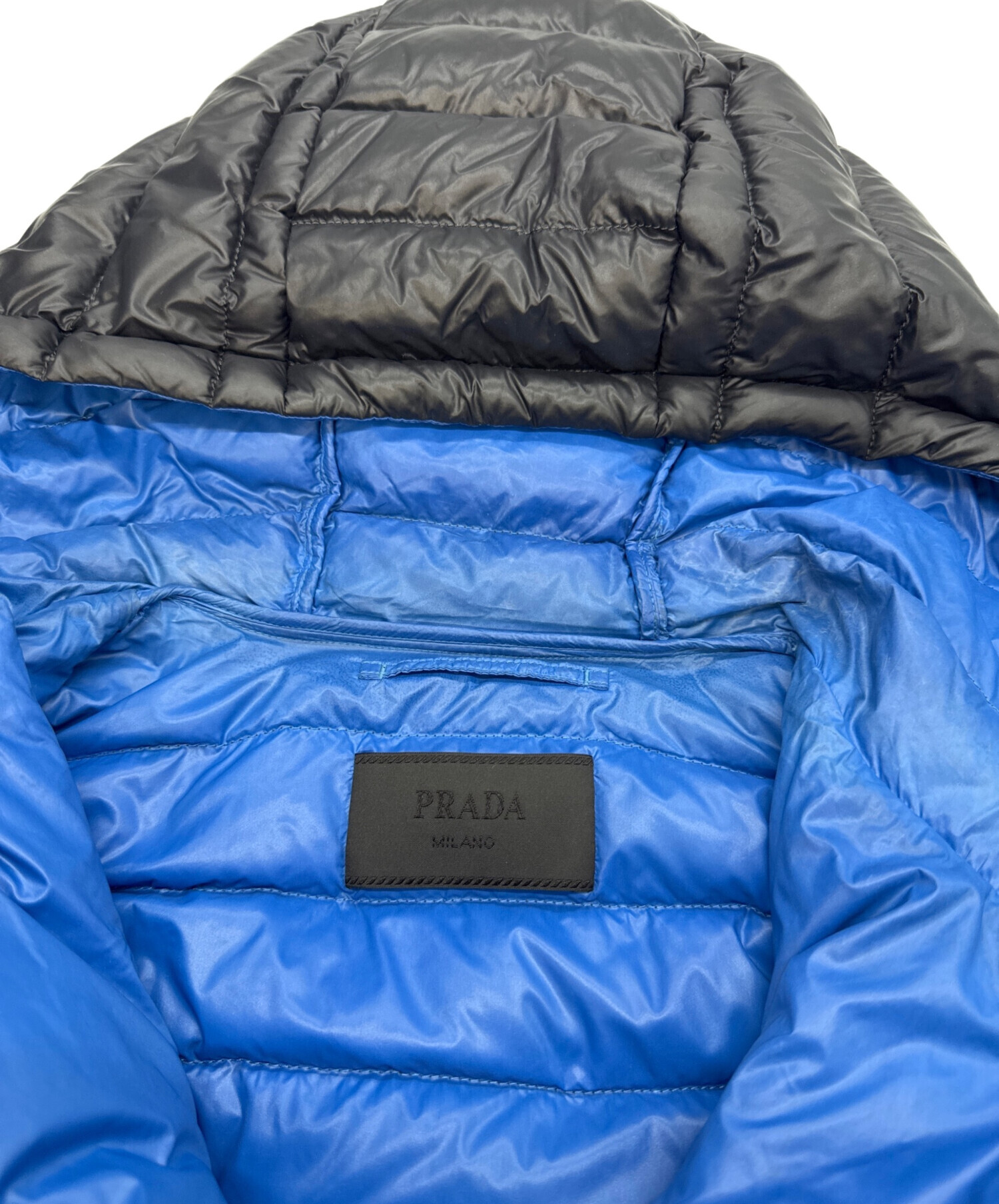 中古・古着通販】PRADA (プラダ) ダウンジャケット ブラック×ブルー
