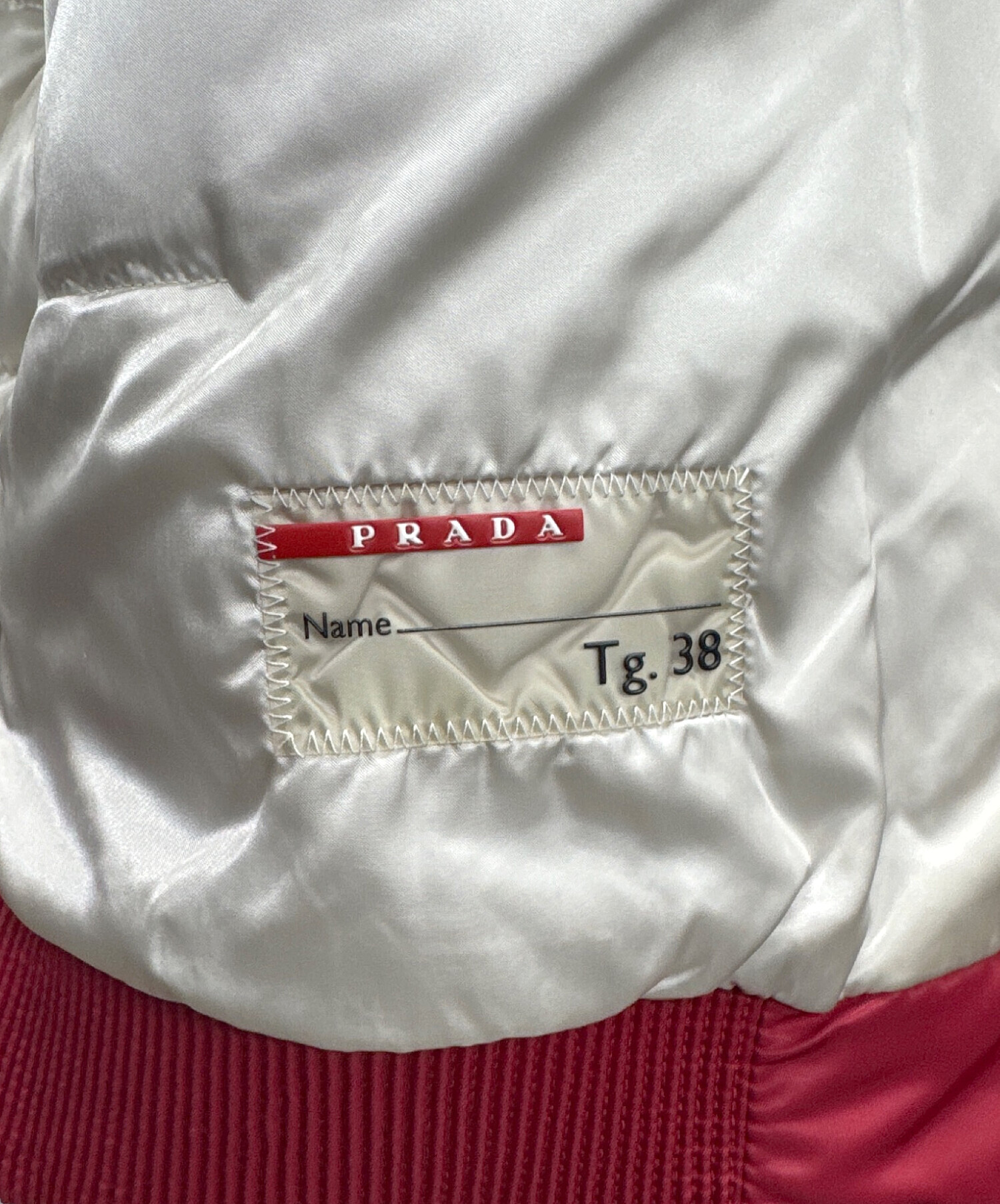 中古・古着通販】PRADA (プラダ) ファー付ダウンジャケット レッド