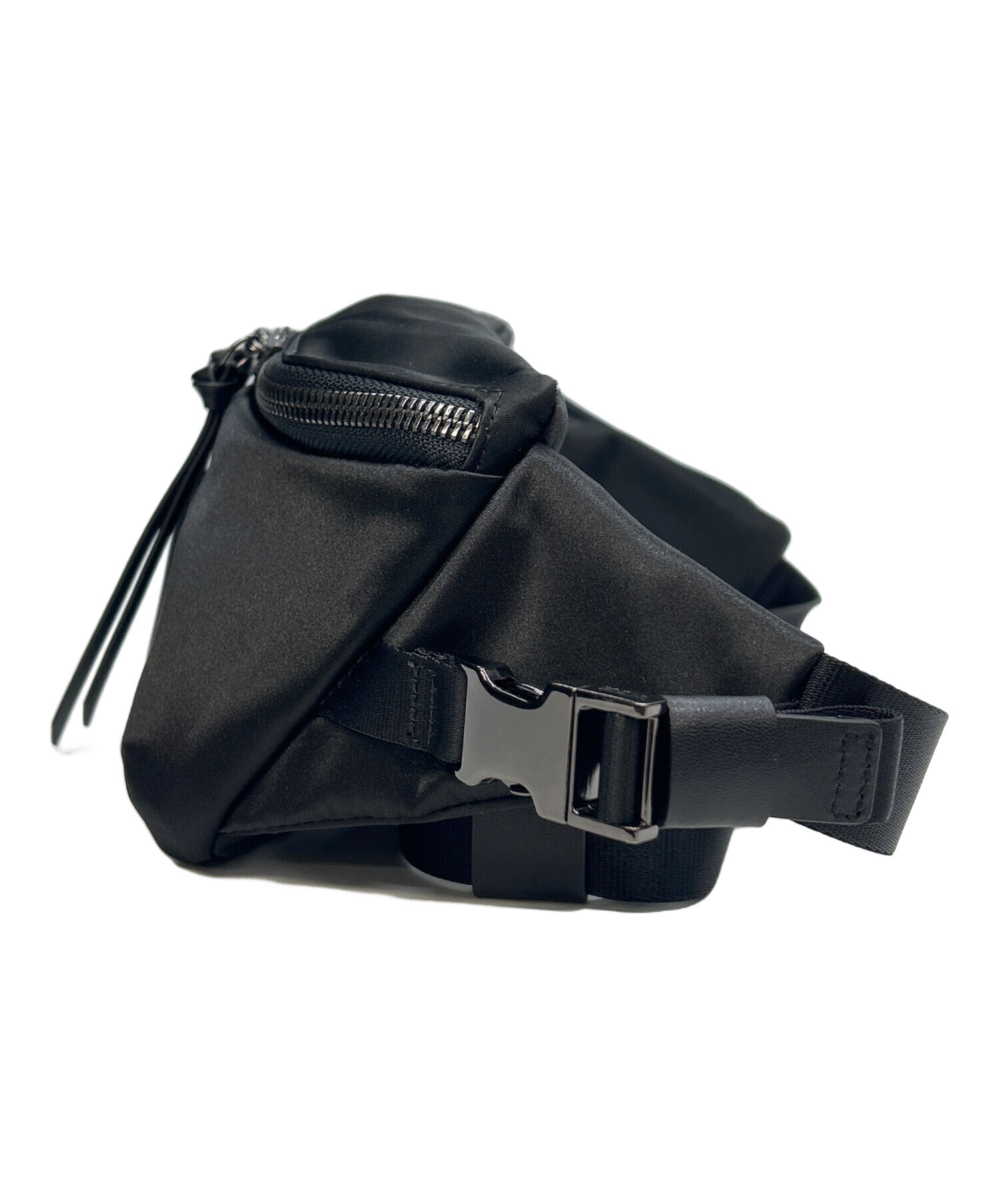 【未使用に近い】TUMI トゥミ DEVOE ウエストバッグ スリング 黒 中古・古着通販】TUMI (トゥミ) ウエストバッグ DEVOE ブラック