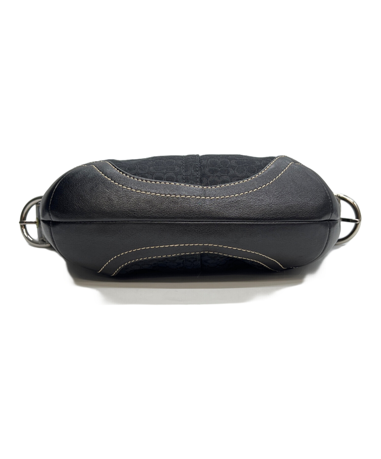 希少 コーチ ハーフムーン ホーボー ワンショルダー シグネチャー スタッズ 中古・古着通販】COACH (コーチ) ワンショルダーバッグ シグネチャー