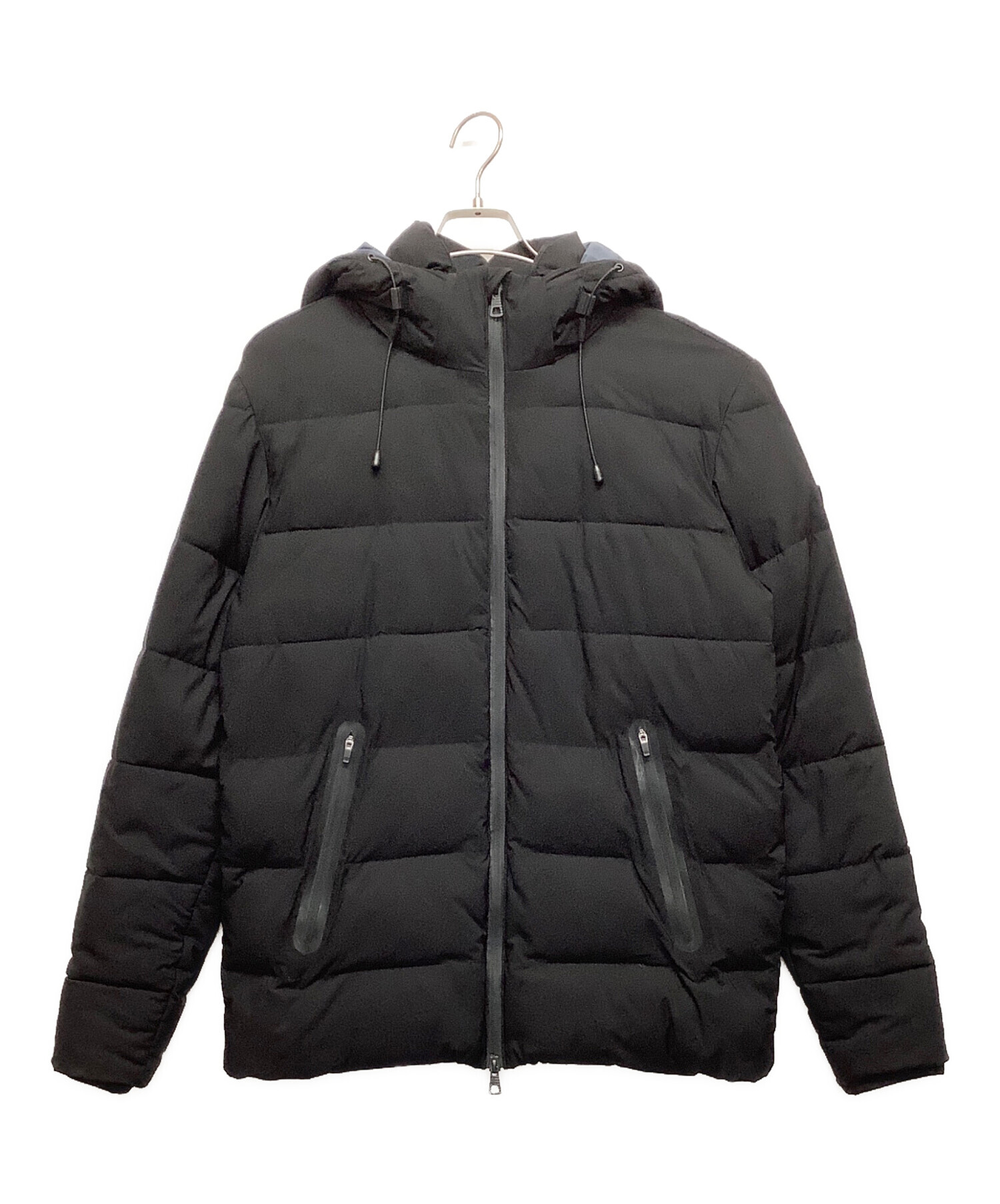 EMPORIO ARMANI（エンポリオ・アルマーニ）の中綿ジャケット 黒