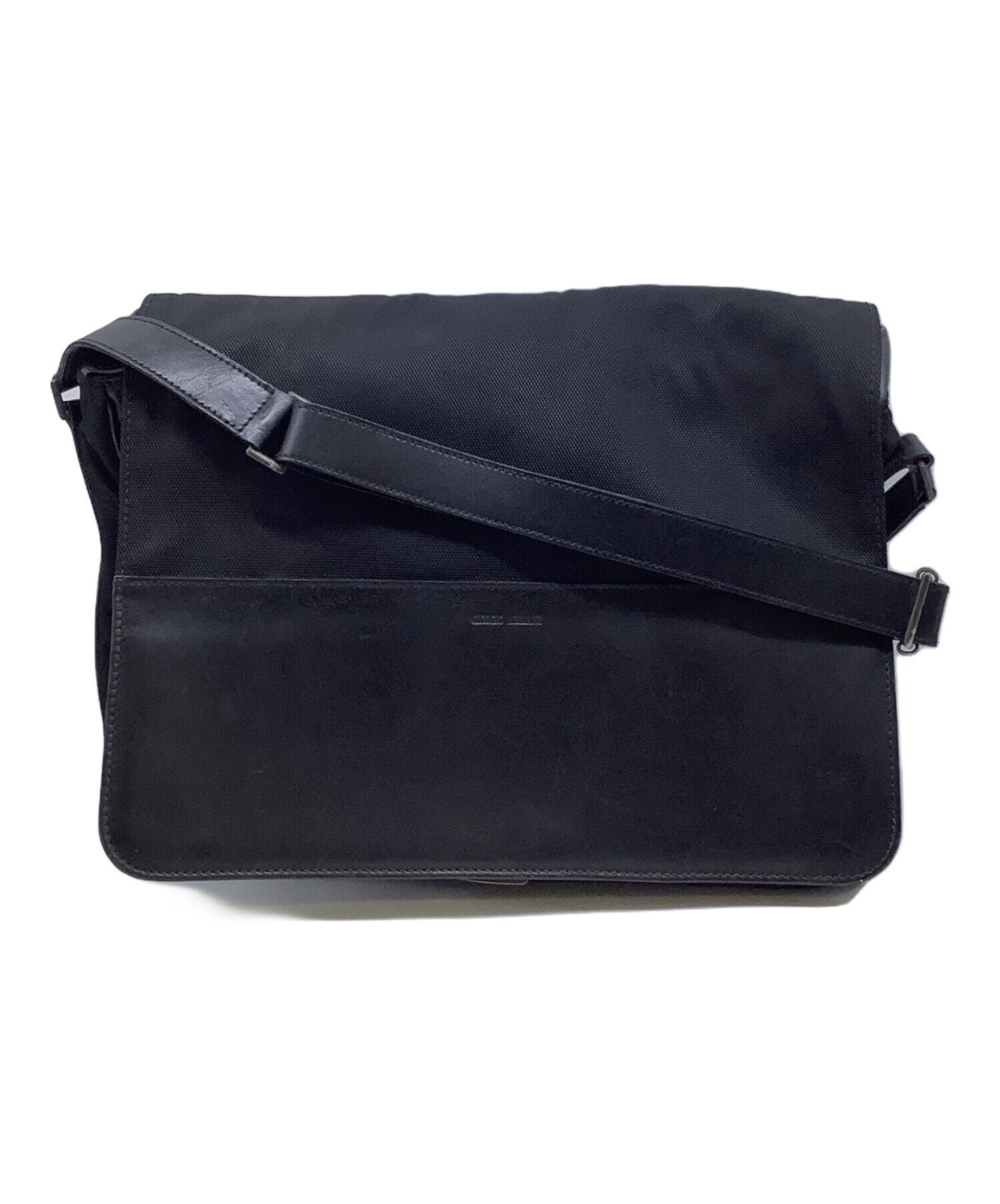 【美品】GIORGIO ARMANI ジョルジオアルマーニメッセンジャーバッグ 中古・古着通販】GIORGIO ARMANI (ジョルジョアルマーニ