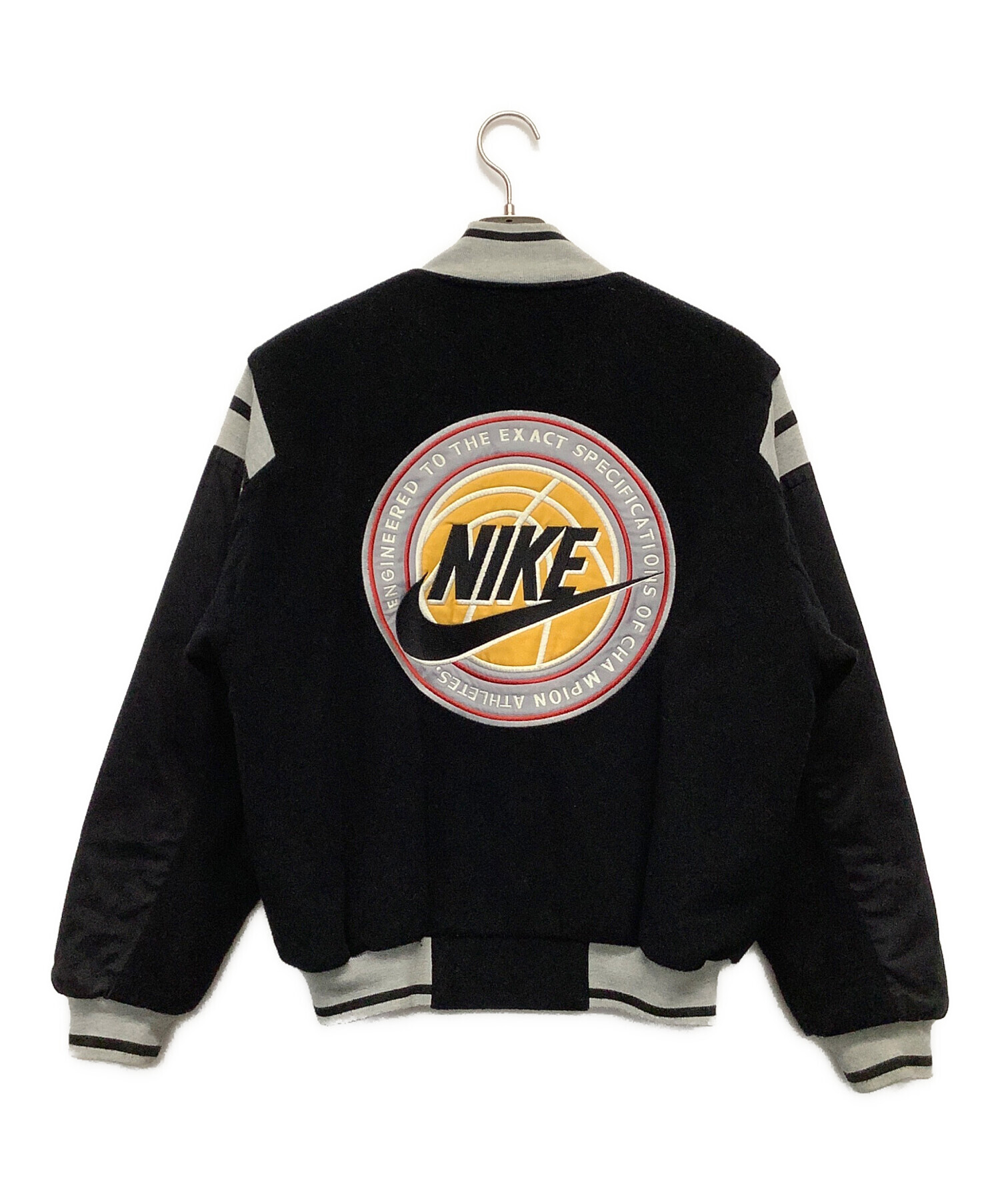 NIKE ナイキ スタジャン グレー×ブラック 風車 刺繍 ロゴ NIKE ナイキ スタジャン グレー×ブラック 風車 刺繍 ロゴ NIKE ナイキ