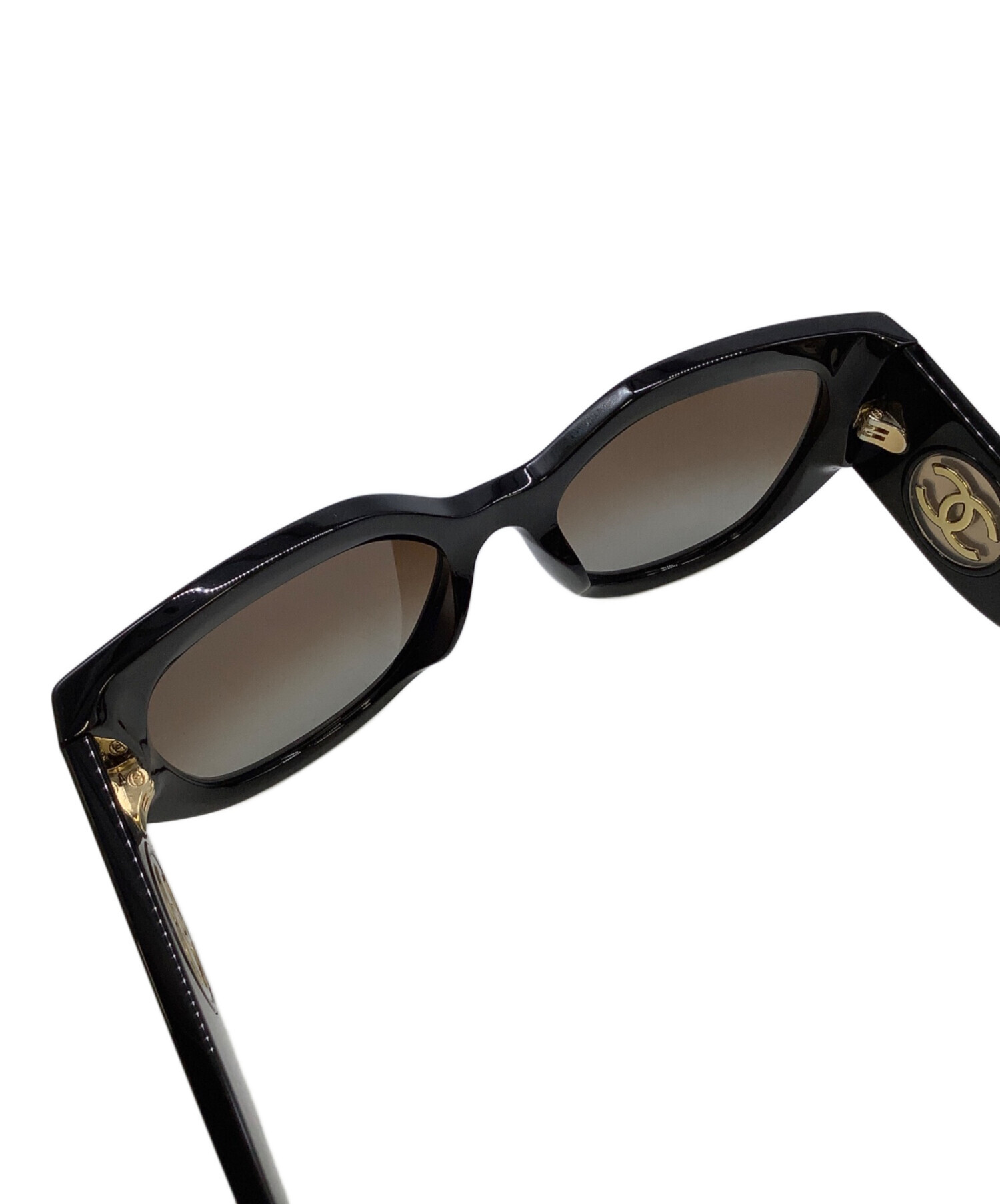 【石原タイコ】CHANEL シャネル ブラックサングラス 中古・古着通販】CHANEL (シャネル) サングラス ブラック サイズ