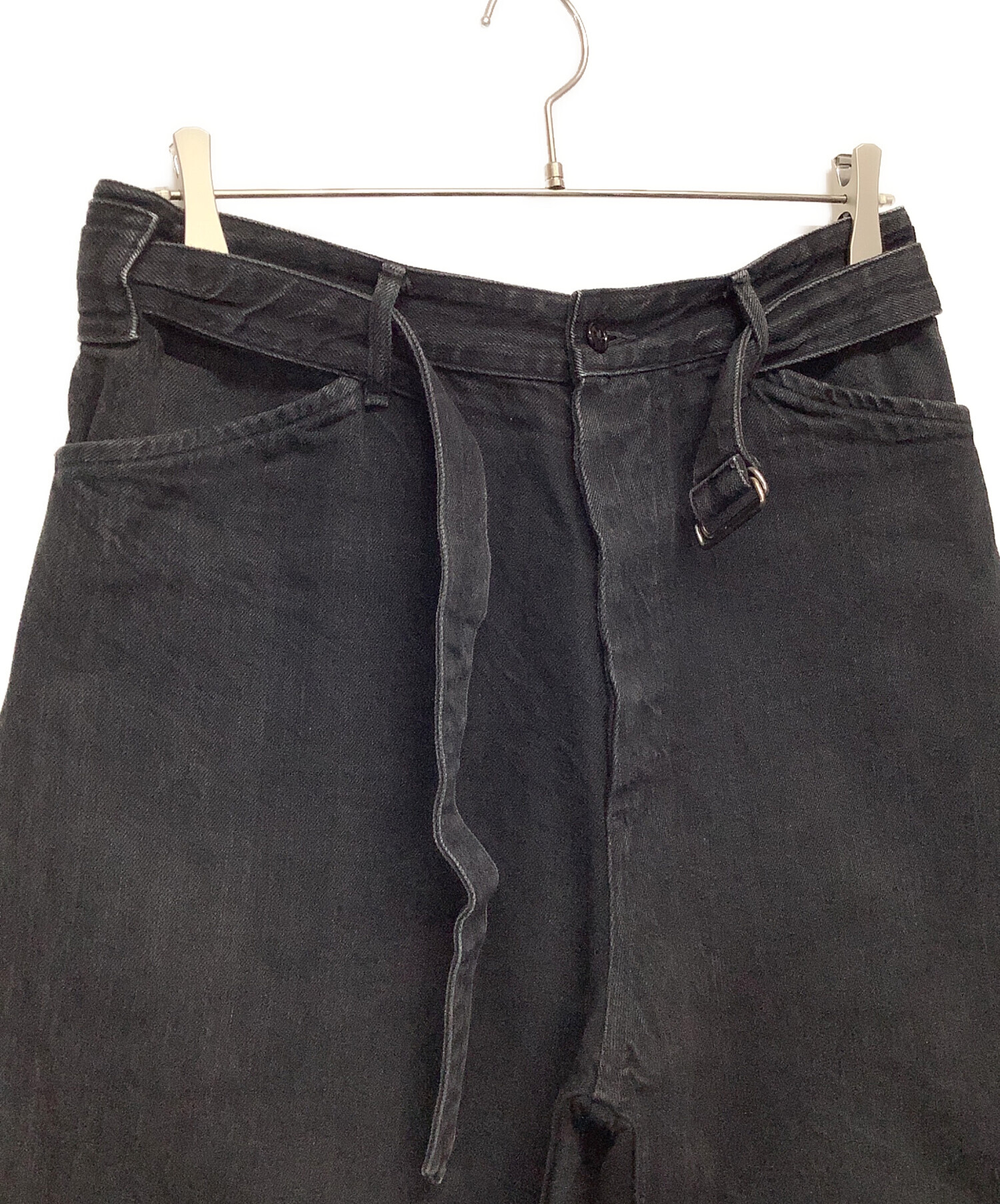 中古・古着通販】COMOLI (コモリ) ベルテッドデニムパンツ ブラック