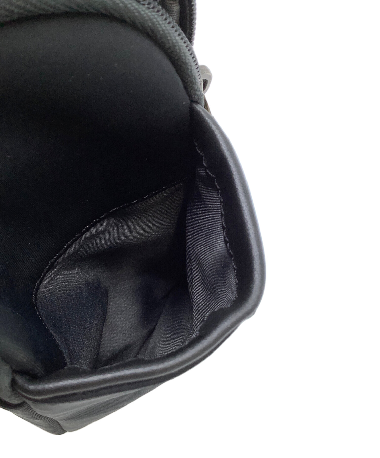 中古・古着通販】TUMI (トゥミ) スモール・クロス・ボディ・ポーチ