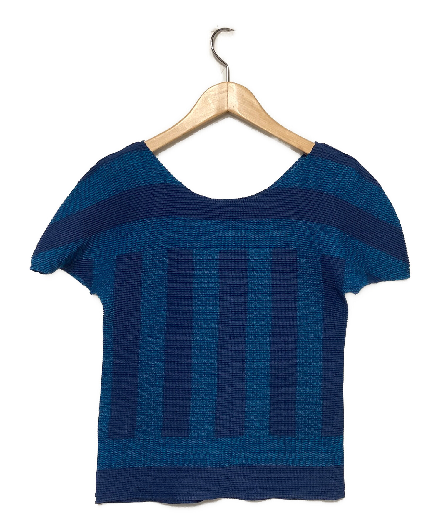 ISSEI MIYAKE me 半袖 Tシャツ 赤・青・黒 ISSEI MIYAKE me 半袖 Tシャツ 赤・青・黒 ISSEY MIYAKE（Tシャツ