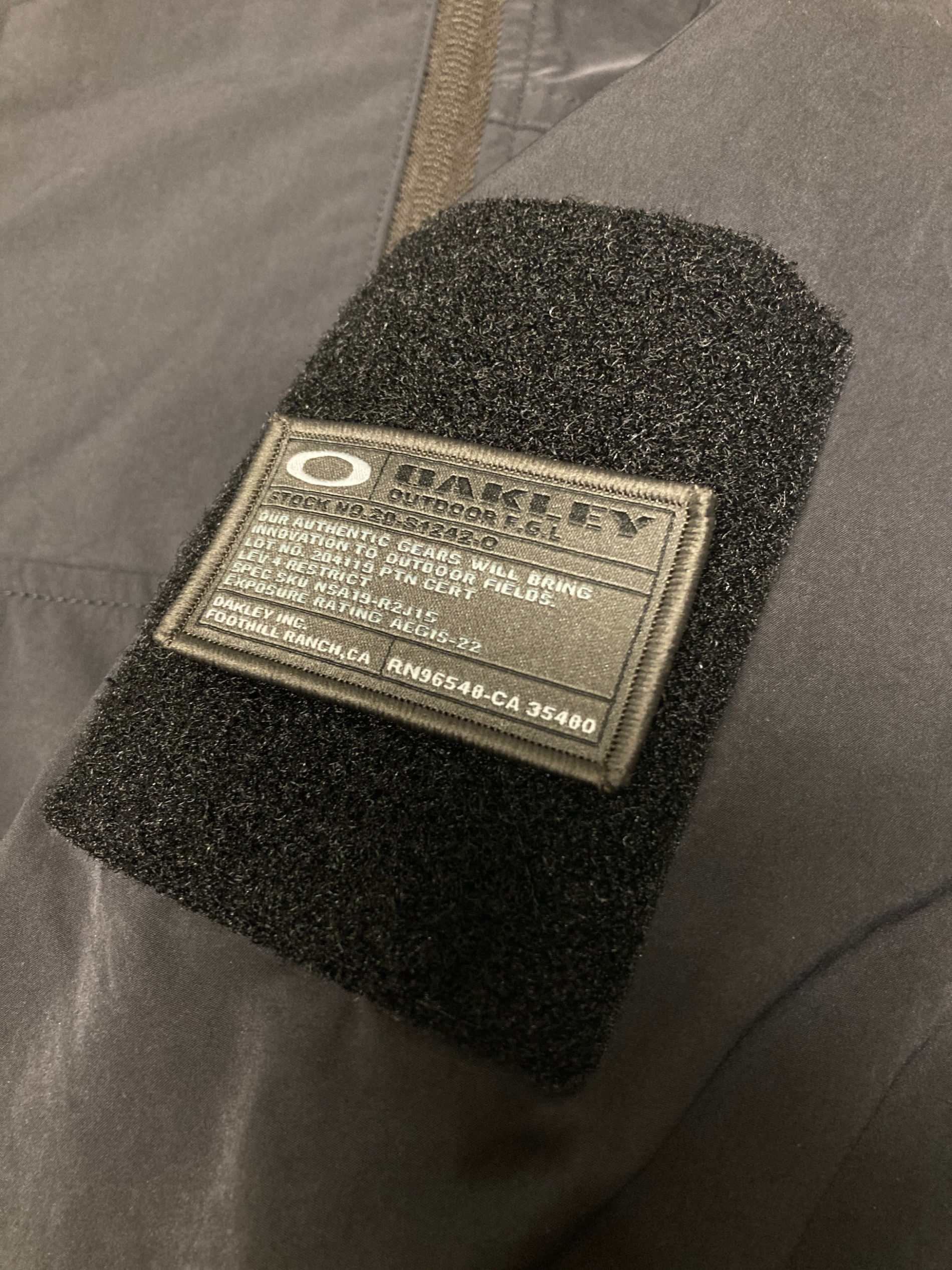 中古・古着通販】OAKLEY (オークリー) FGL Stroke Anorak 4.7 ブラック