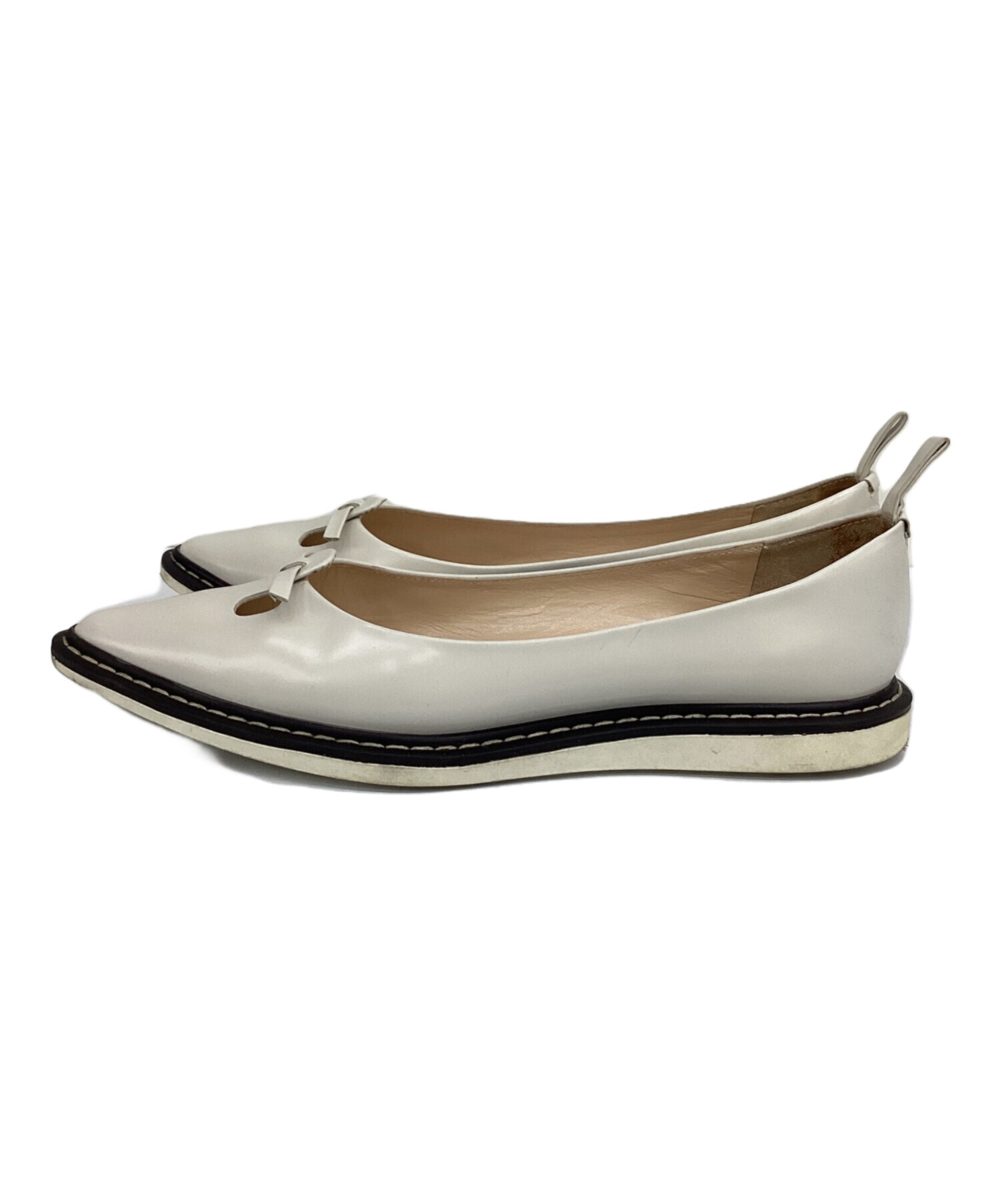 MARC JACOBS ドレスシューズ パンプス マークジェイコブス 中古・古着通販】MARC JACOBS (マークジェイコブス) パンプス ホワイト