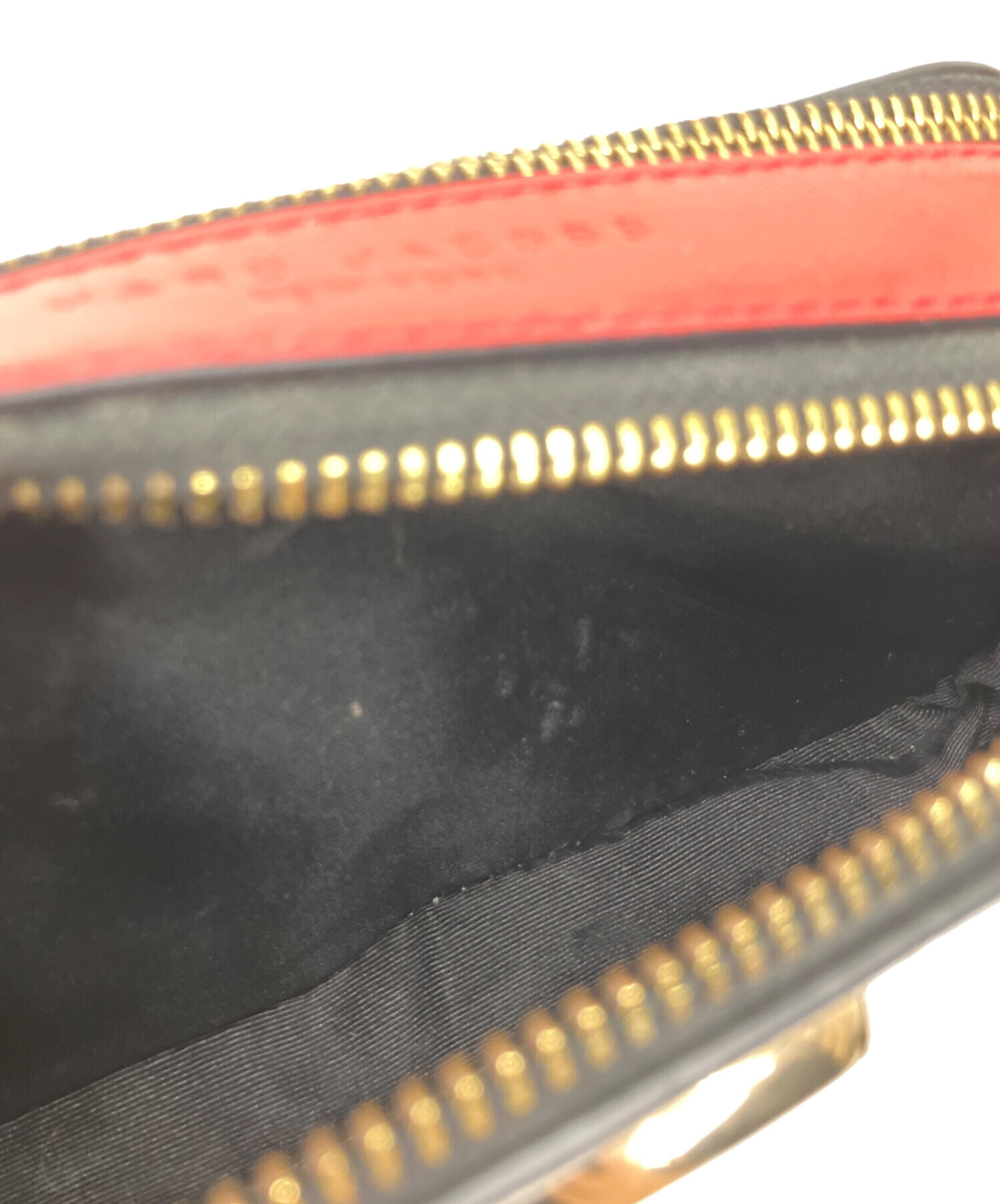 新品未使用 MARC JACOBS スナップショット GOLD MULTI マークジェイコブスの新作バッグ「ザ スナップショット ギルディッド