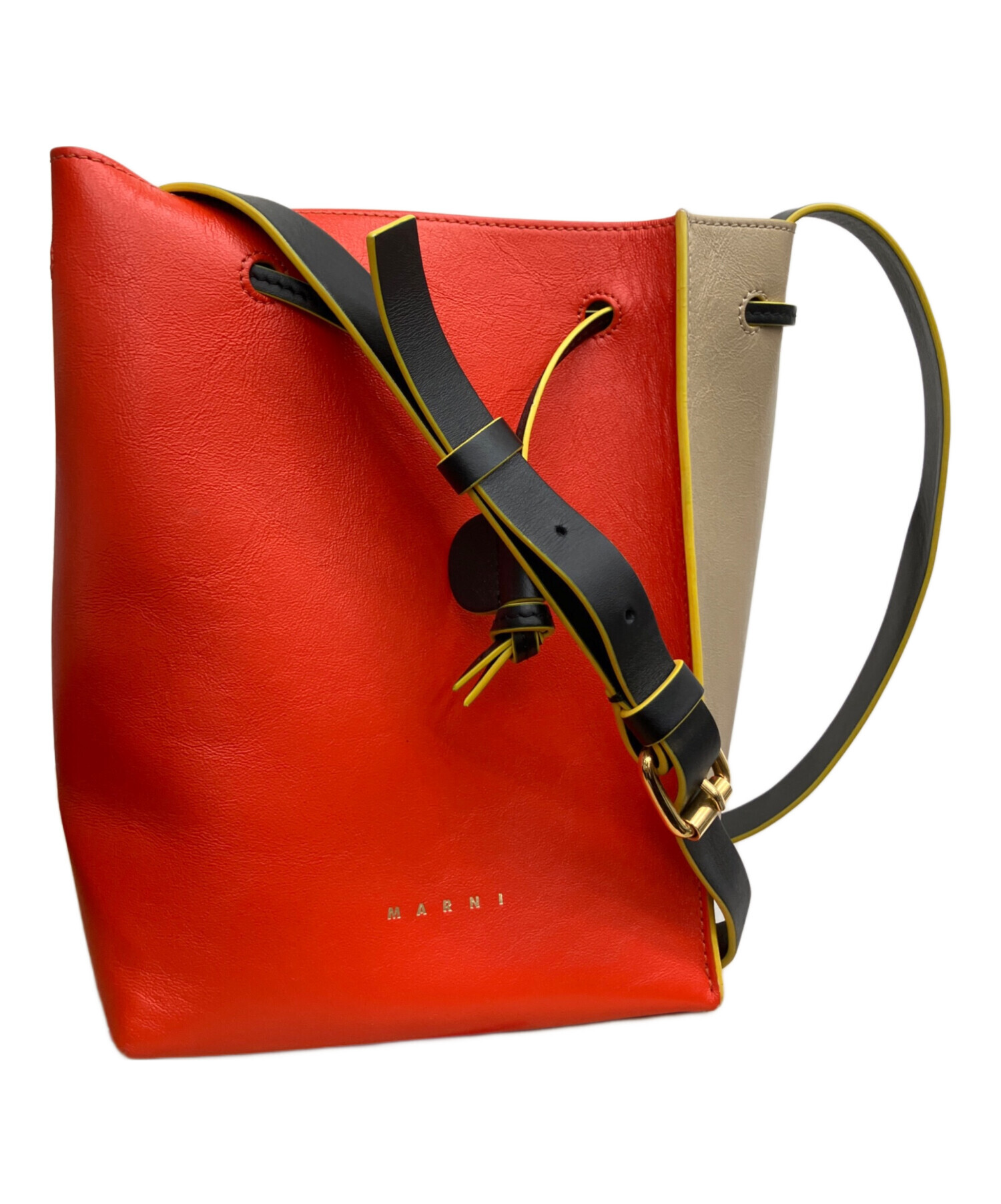 MARNI マルニ ショルダーバッグ  赤 【古着】【中古】【送料無料】 中古・古着通販】MARNI (マルニ) ショルダーバッグ オレンジ｜ブランド