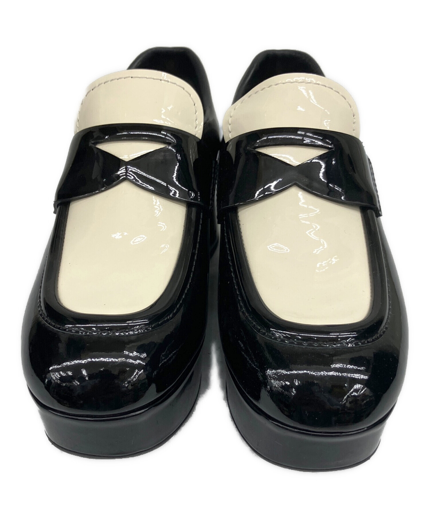 ミュウミュウmiu miu極美品エナメル　ローファー 中古・古着通販】MIU MIU (ミュウミュウ) エナメルヒールバイカラー