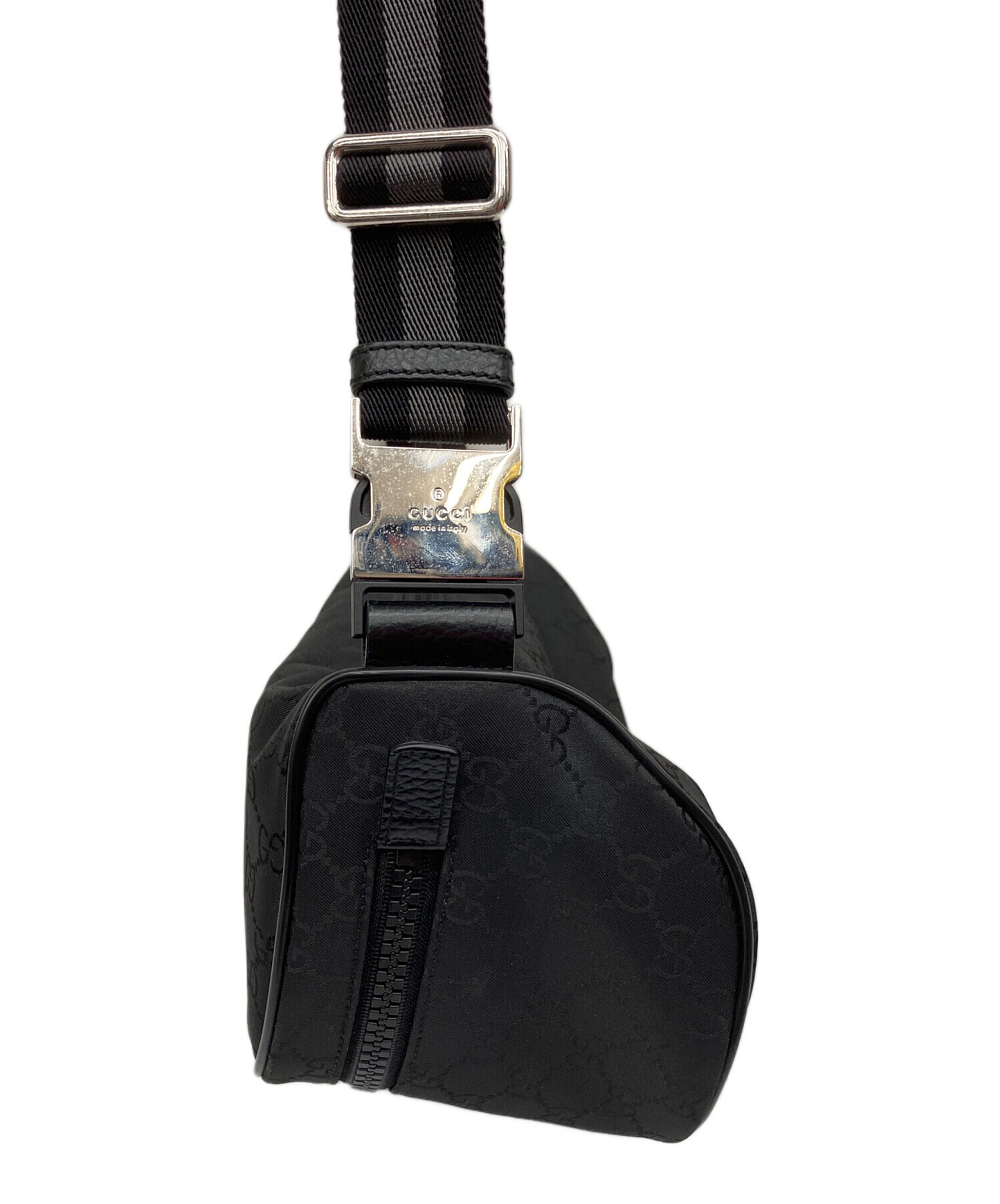 未使用に近い！GUCCI ボディーバッグ 中古・古着通販】GUCCI (グッチ) ボディバッグ ブラック｜ブランド