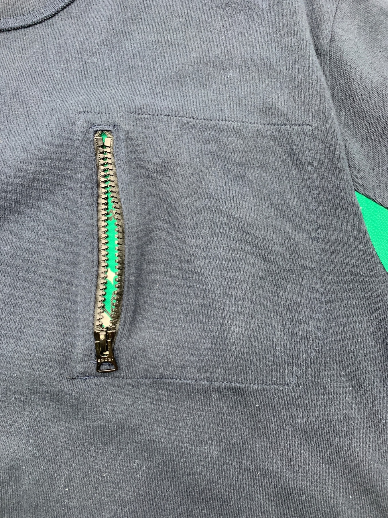 中古・古着通販】sacai (サカイ) バンダナプリントTシャツ ネイビー