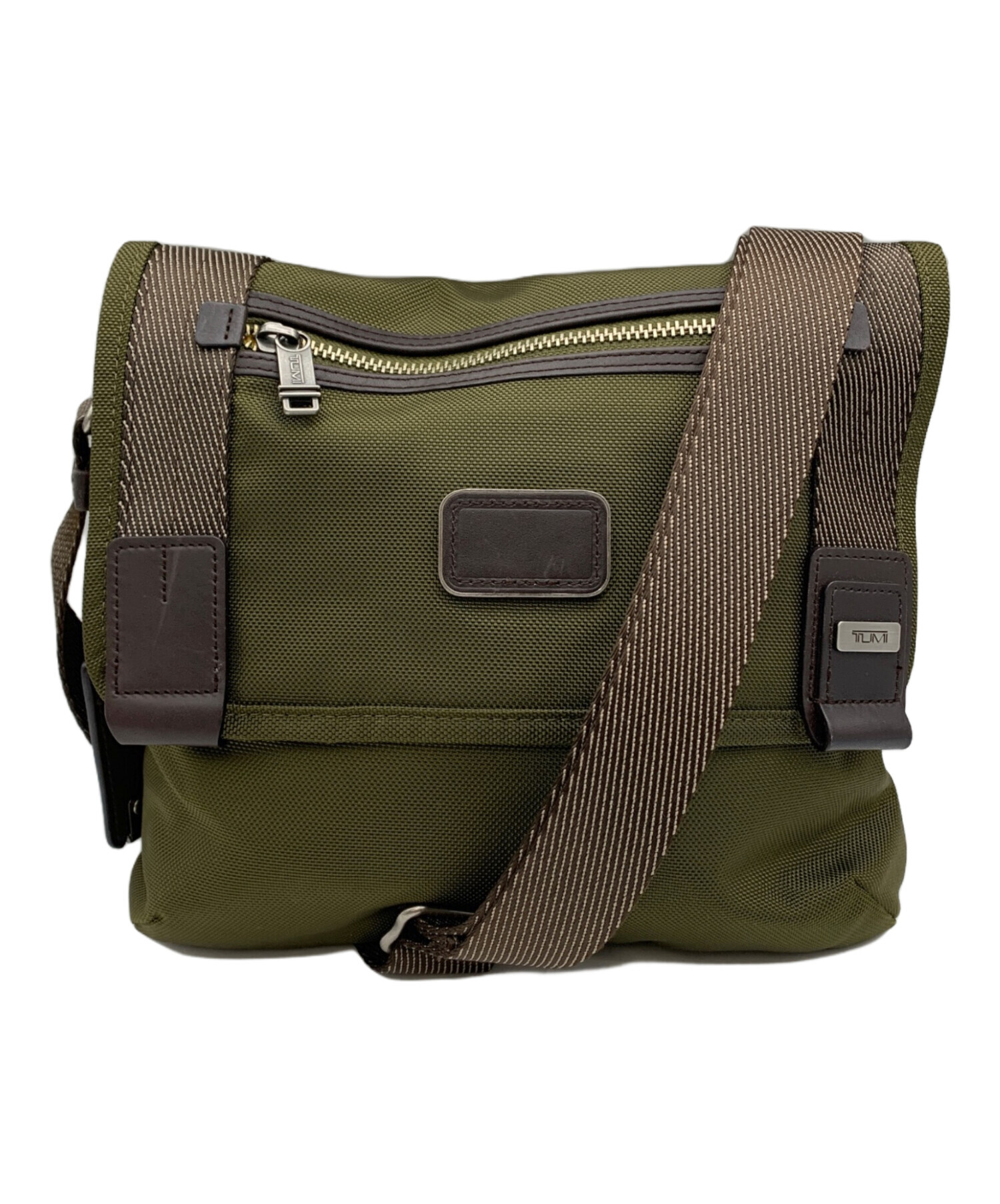 TUMI オリーブ ショルダーバッグ 中古・古着通販】TUMI (トゥミ) ショルダーバッグ オリーブ｜ブランド