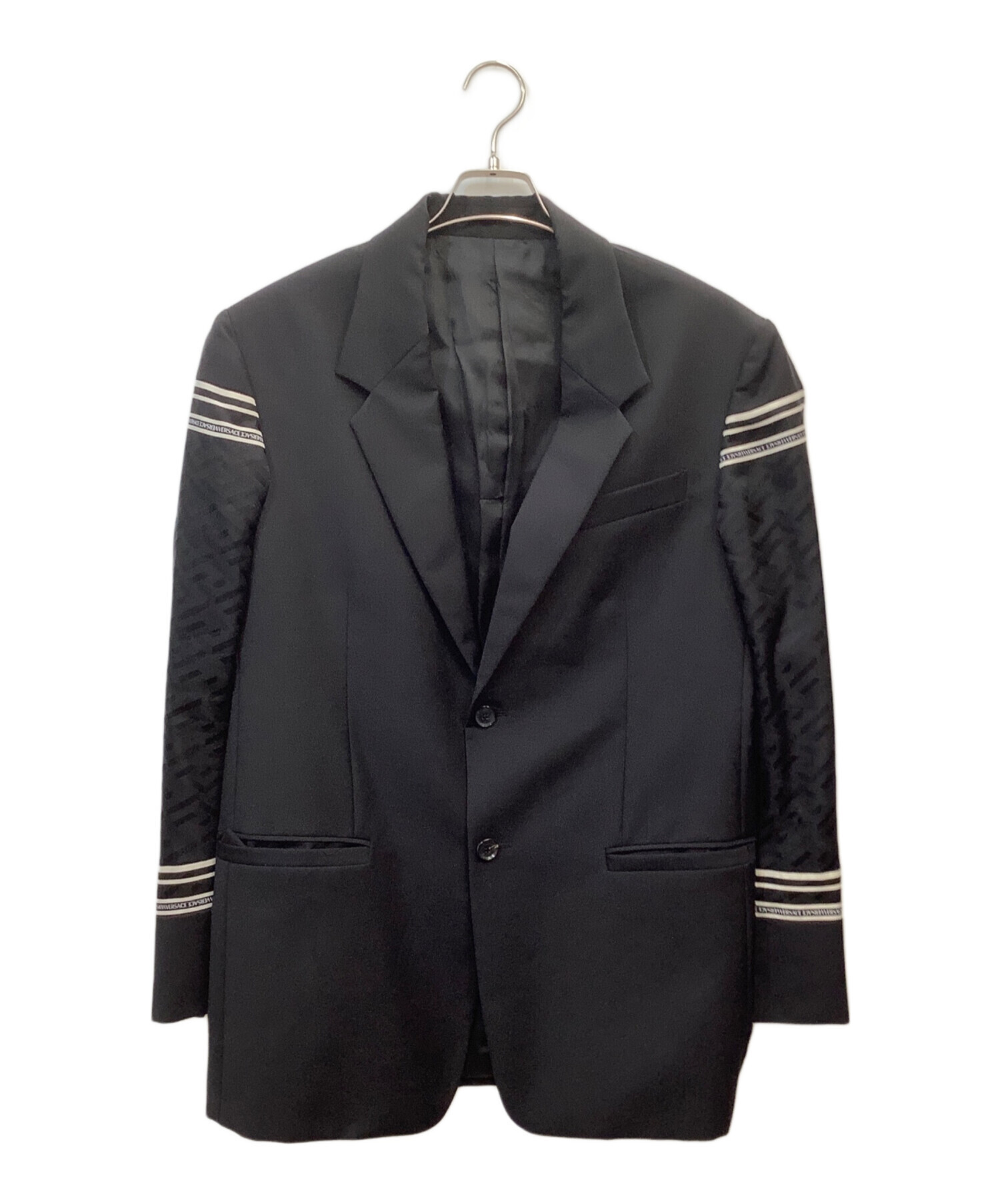 Versace テーラードジャケット ブラック 42 ライン 高級感 上品