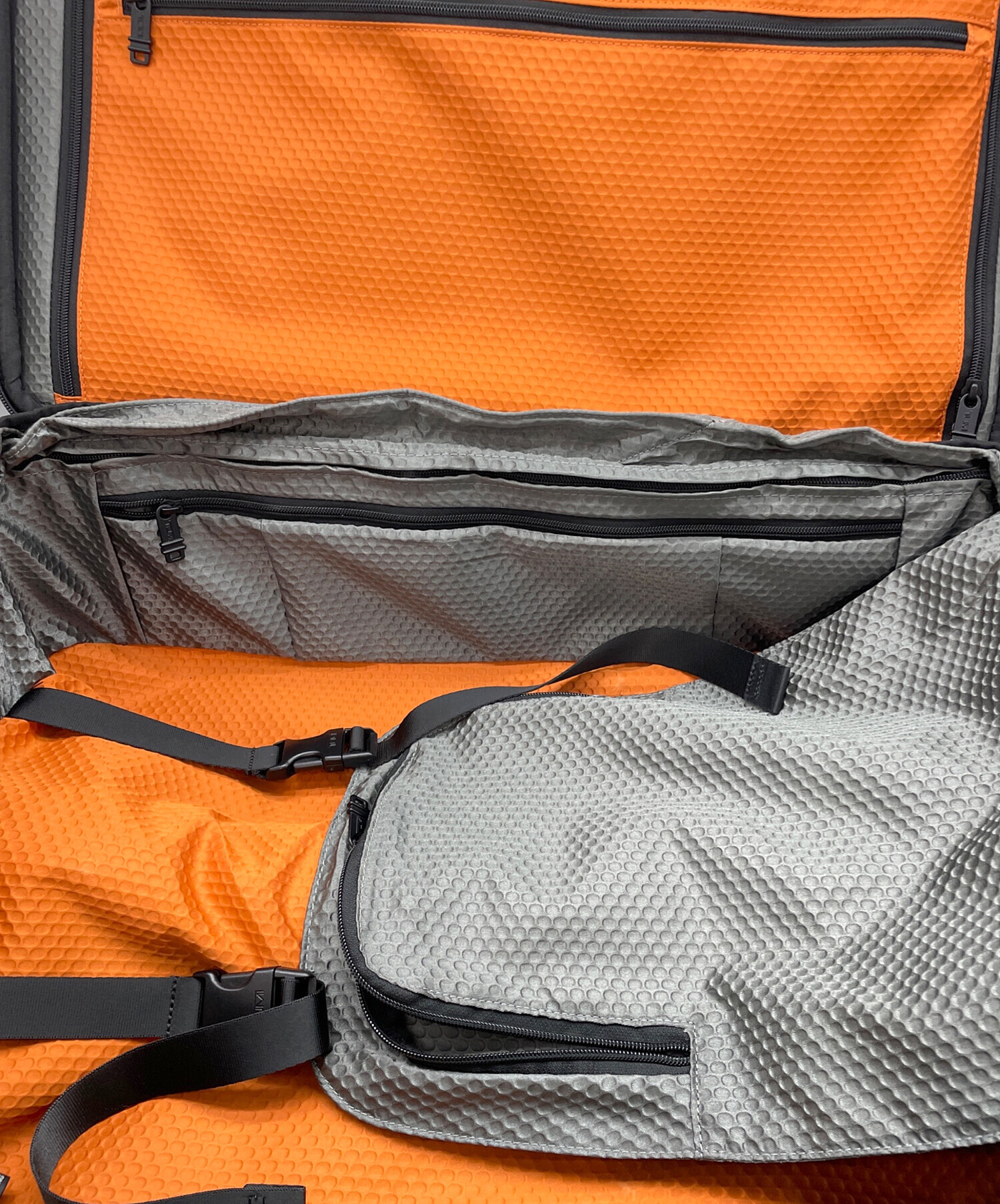 中古・古着通販】TUMI (トゥミ) キャリーバッグ カーキ｜ブランド