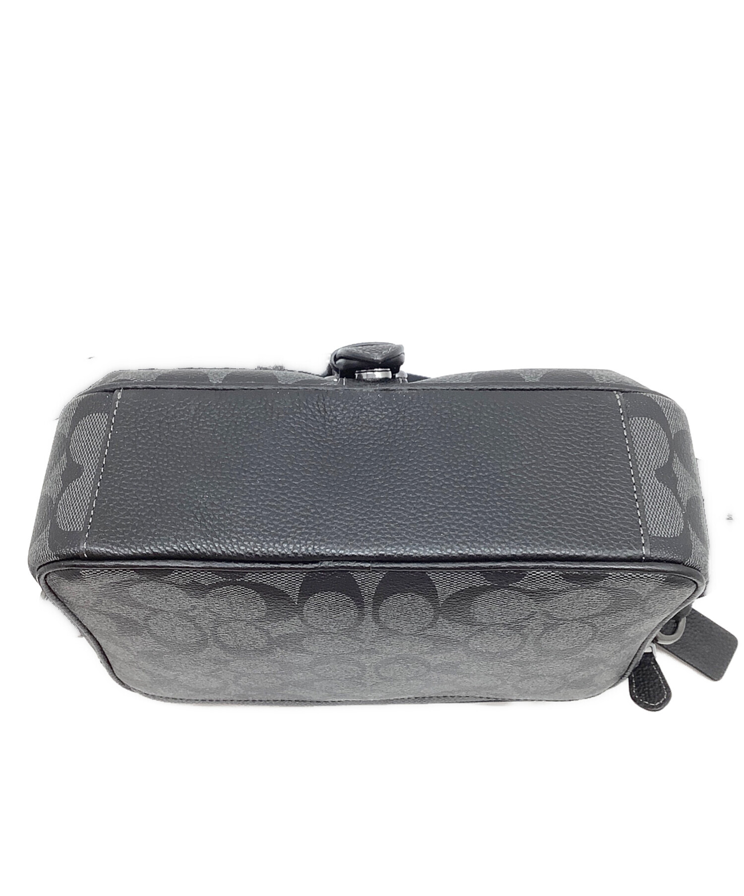 未使用 COACH ブラック ショルダーバッグ 中古・古着通販】COACH (コーチ) ショルダーバッグ ブラック｜ブランド