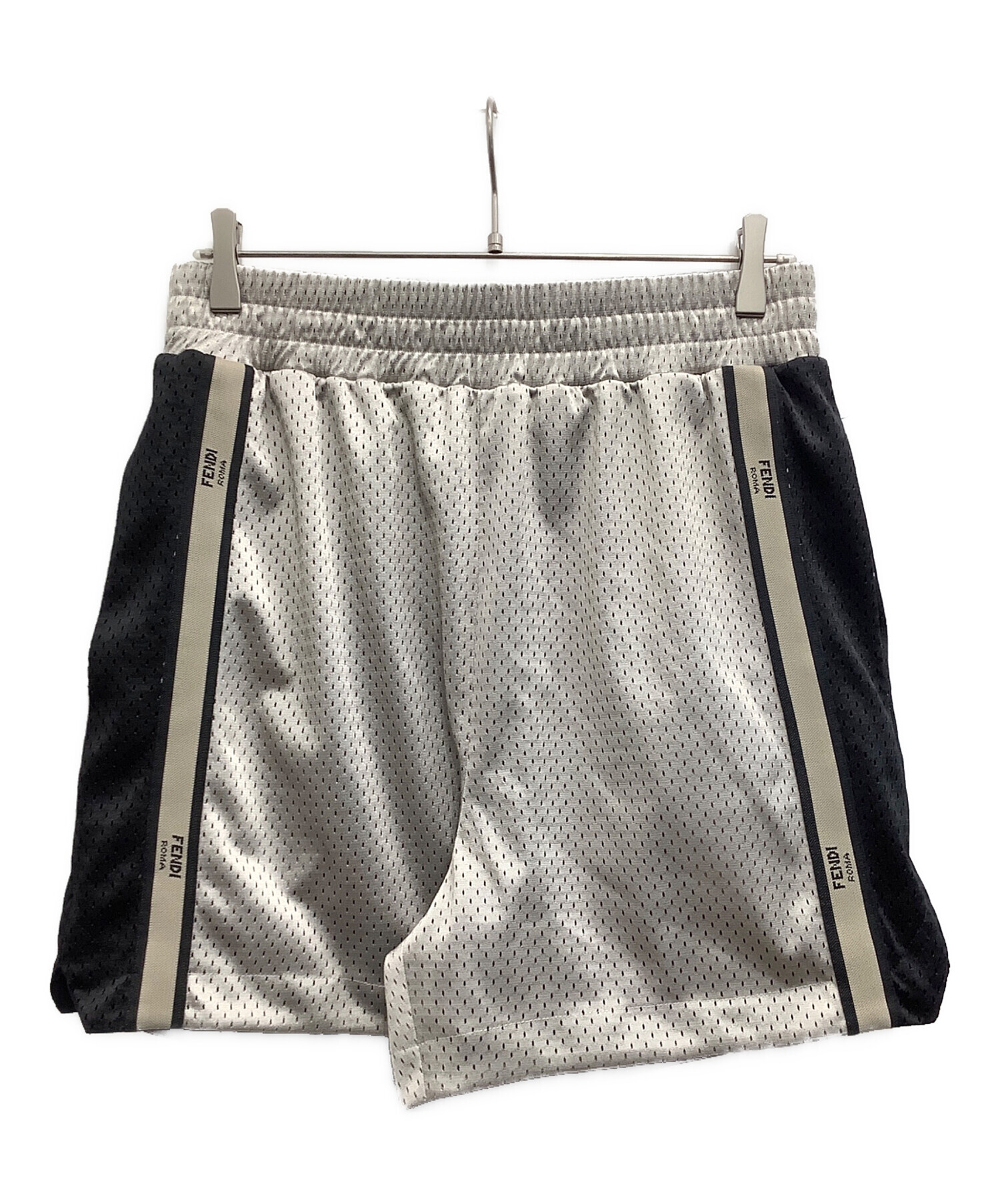 FENDI ハーフパンツ 中古・古着通販】FENDI (フェンディ) ハーフパンツ ブラック サイズ:M