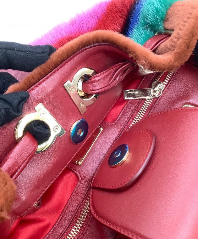 サルバトーレ・フェラガモポンチョ シビラ2点 サルバトーレ