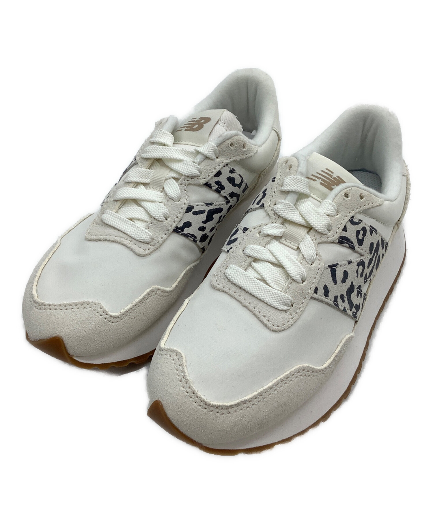 【23cm】新品 未使用 タグ・箱付き ニューバランス スニーカー ホワイト 中古・古着通販】NEW BALANCE (ニューバランス) スニーカー ホワイト