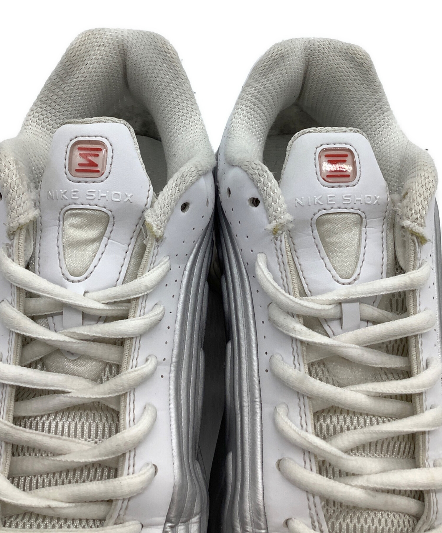 中古・古着通販】NIKE (ナイキ) スニーカー シルバー×ホワイト サイズ 