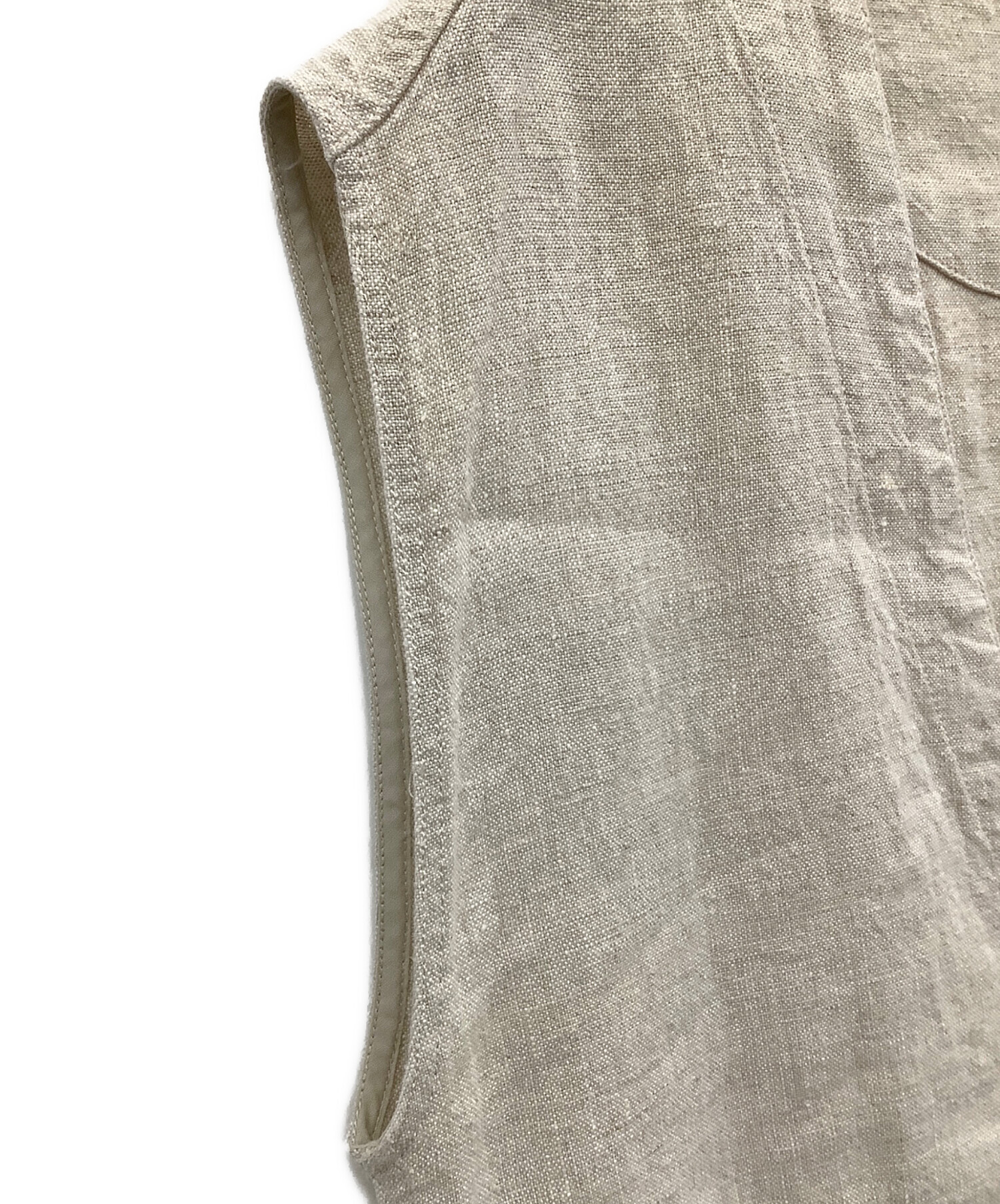 SHENERY シーナリー　Vネックリネンベスト　ベージュ SHENERY（シーナリー）の「Vネックリネンベスト（ベスト）」 - WEAR