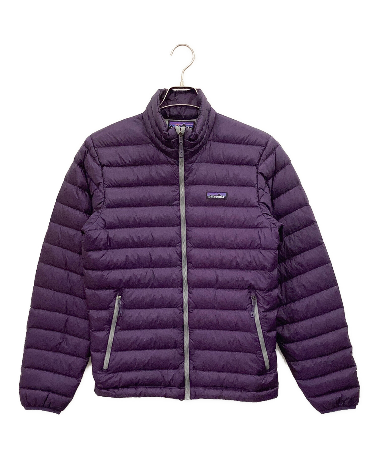 [超美品]パタゴニア フード付きダウンジャケット 紫 中古・古着通販】Patagonia (パタゴニア) ダウンジャケット パープル