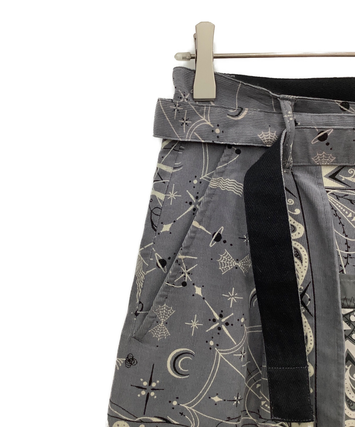 値下げなし。期間限定価格4/13までsacai✖️Dr.wooグレー 中古・古着通販】sacai (サカイ) Dr.Woo バンダナプリントパンツ