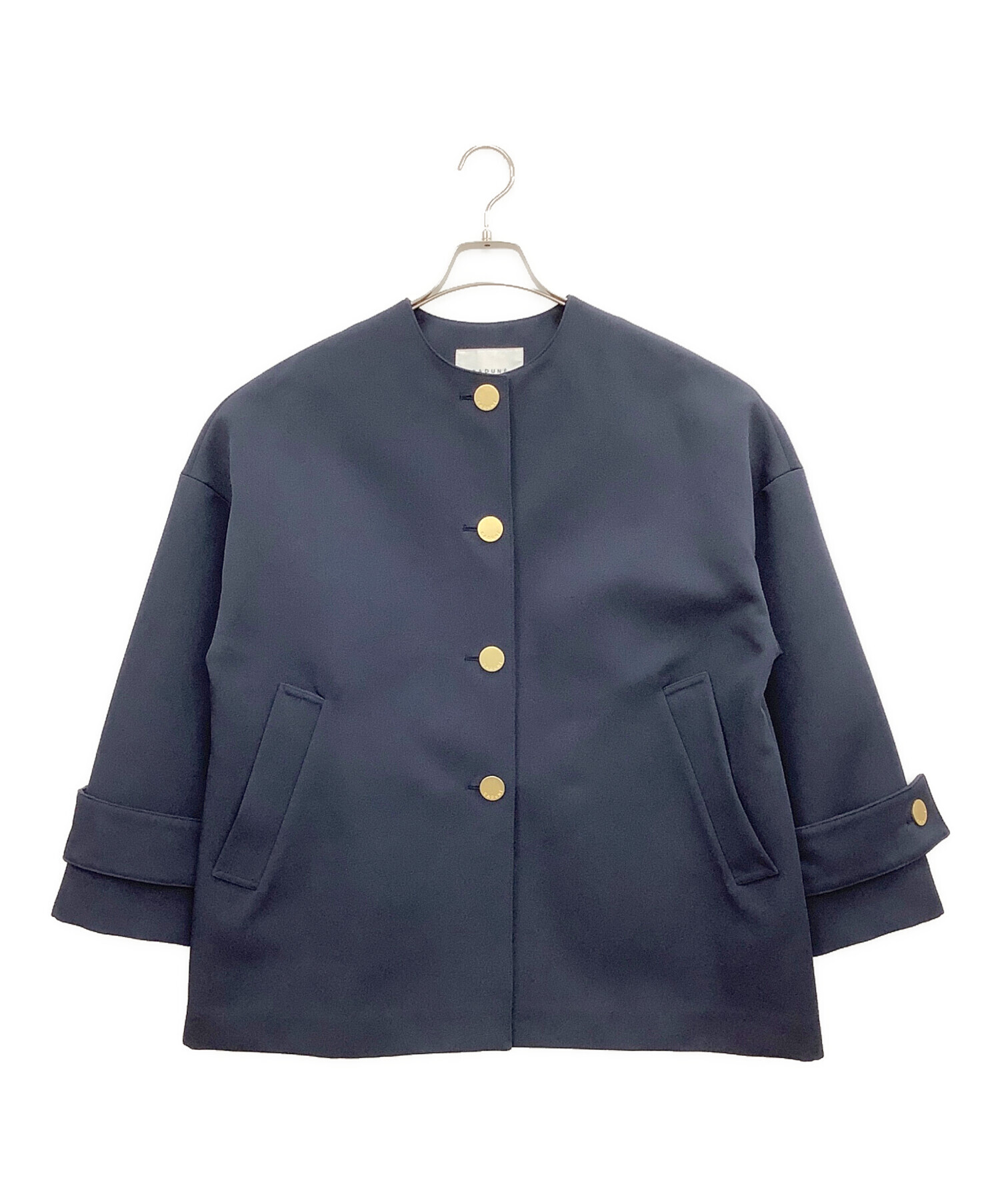 中古・古着通販】CADUNE (カデュネ) ノーカラートレンチ ネイビー 中古・古着通販】CADUNE (カデュネ) ノーカラートレンチ ネイビー