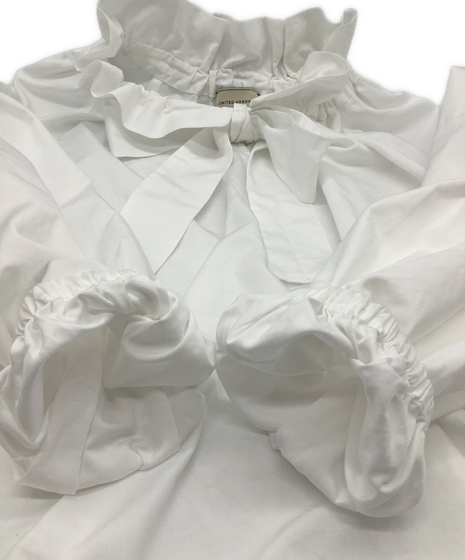 美品 ユナイテッドアローズ TOKYO 1,7万円 フリルブラウス 黒 C464 美品 ユナイテッドアローズ TOKYO 1,7万円 フリルブラウス 黒 C464