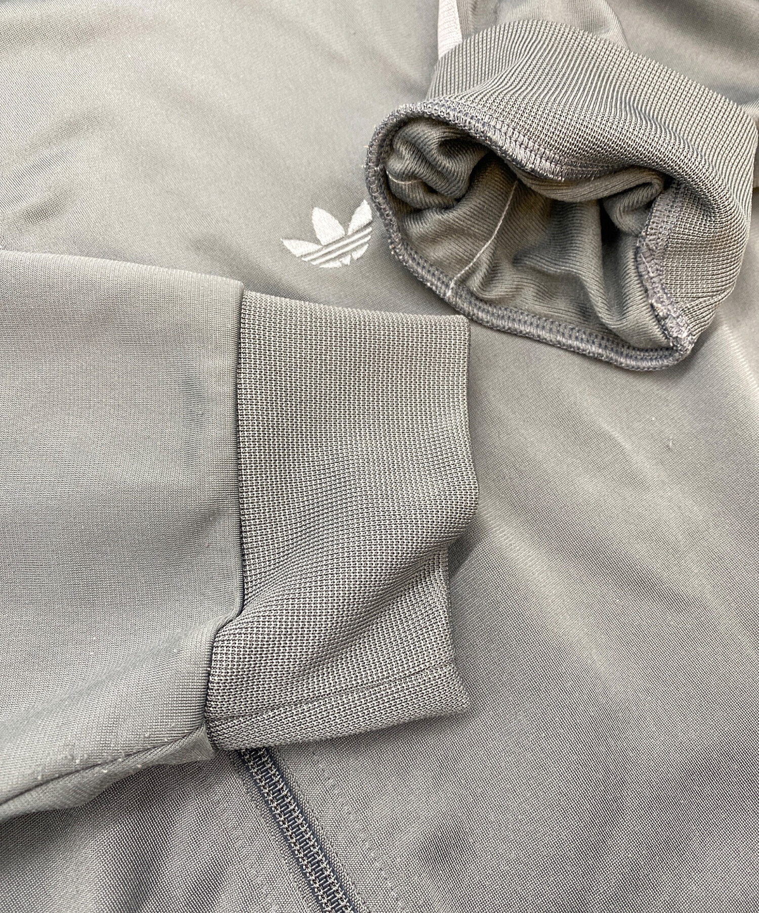 【中古】 ジェンダー・トラック 中古・古着通販】adidas Originals (アディダスオリジナル) トラック