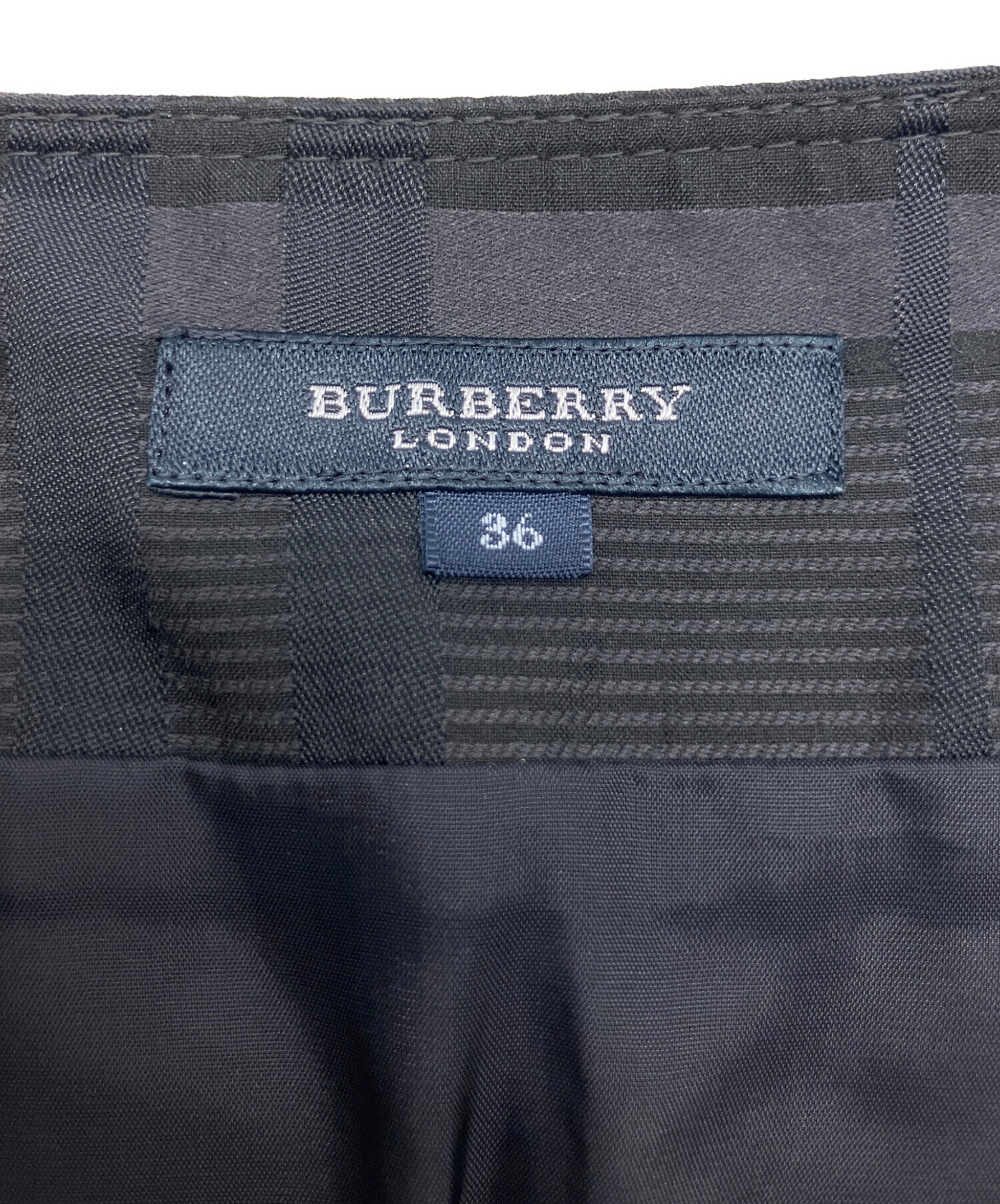 BURBERRY LONDON ブラックデニムスカート　裏地チェック　42 中古・古着通販】BURBERRY LONDON (バーバリーロンドン) チェック