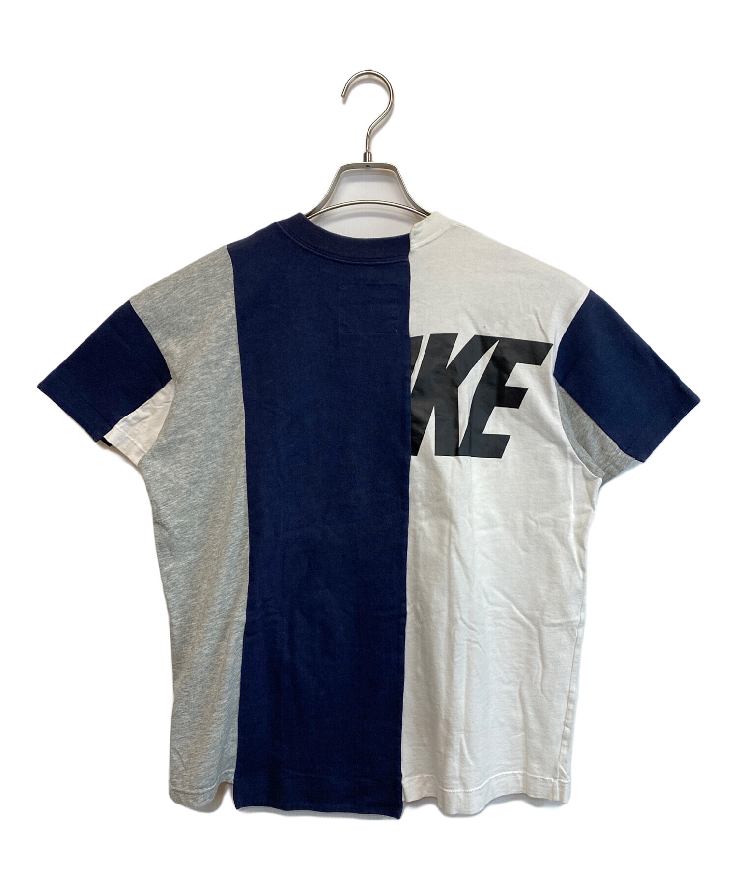 値下げ！希少★NIKE sacai Tシャツ Lネイビー　バックフレアTシャツ 中古・古着通販】NIKE (ナイキ) sacai (サカイ) 再構築Tシャツ