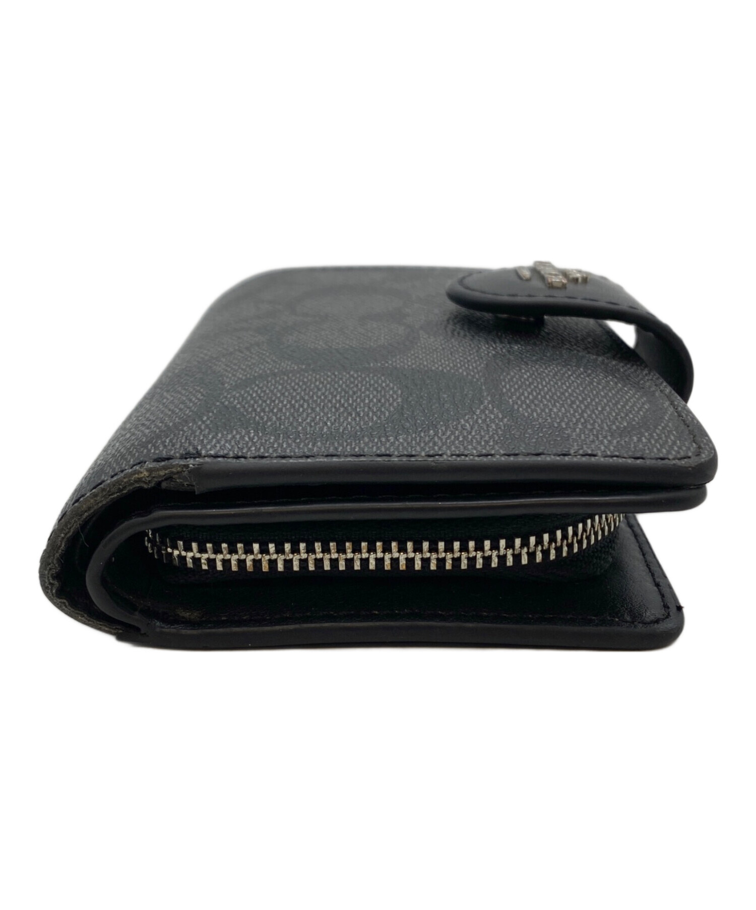 コーチ レディース 二つ折財布　ブラック　クロコ 型押し 小銭入れ二箇所　中古品 コーチ レディース 二つ折財布 ブラック クロコ 型押し 小銭入れ二箇所