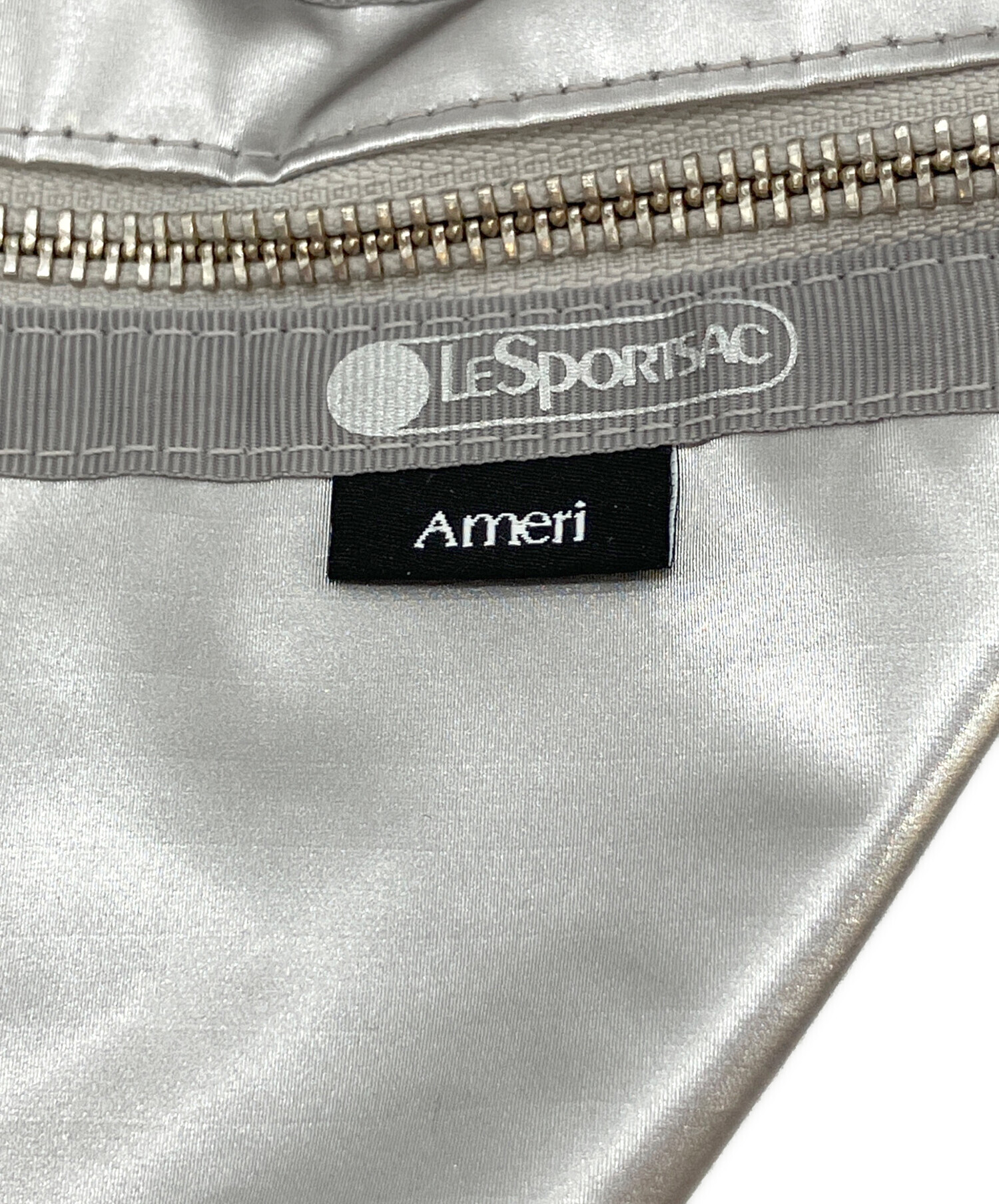 【完売品】Ameri✖️LE SPORTSAC シルバー ボディバッグ 中古・古着通販】LeSportsac (レスポートサック) Ameri (アメリ) DX