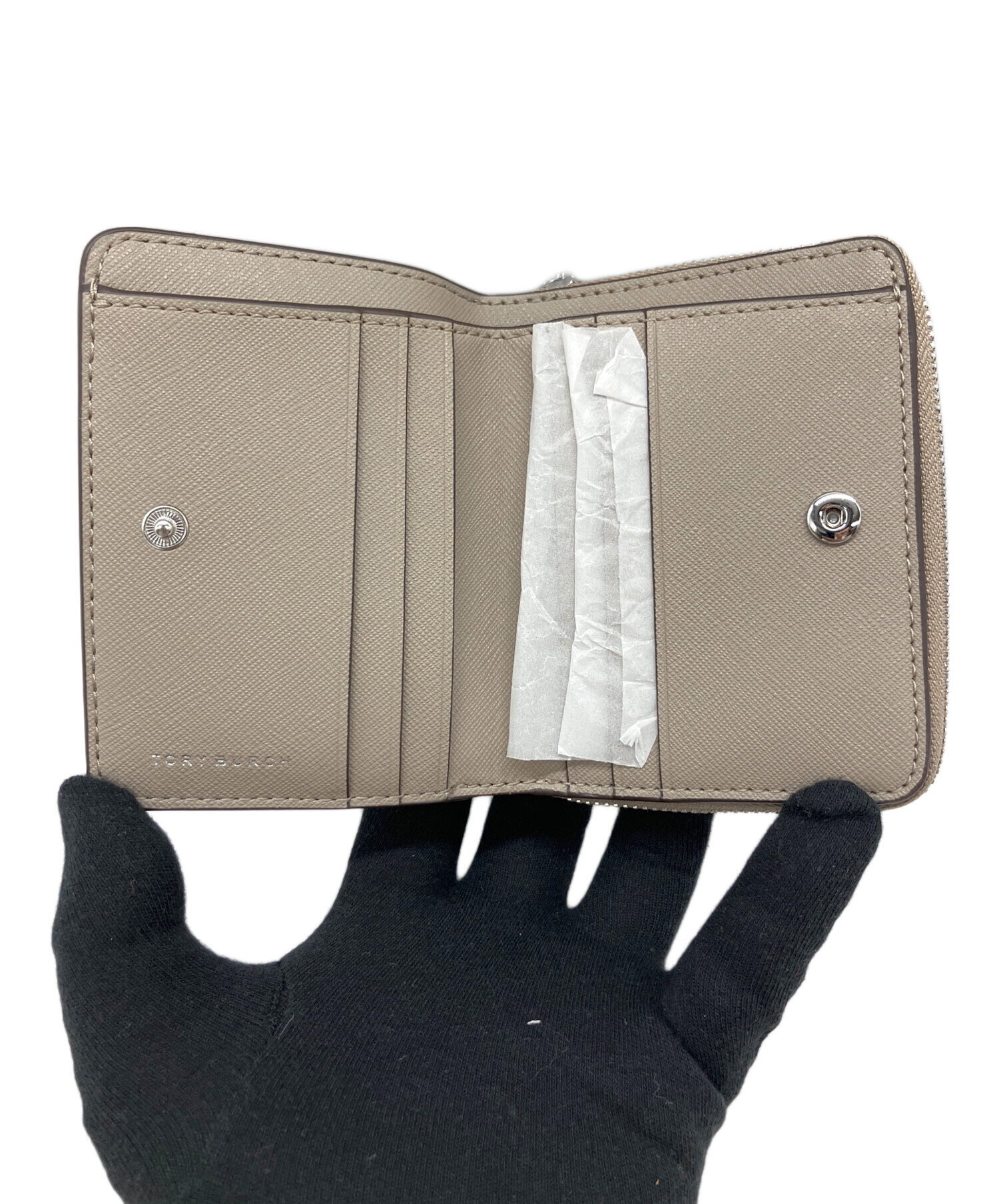 数回の使用のみ　TORY BURCH 二つ折り財布 グレー 中古・古着通販】TORY BURCH (トリーバーチ) 2つ折り財布 グレー