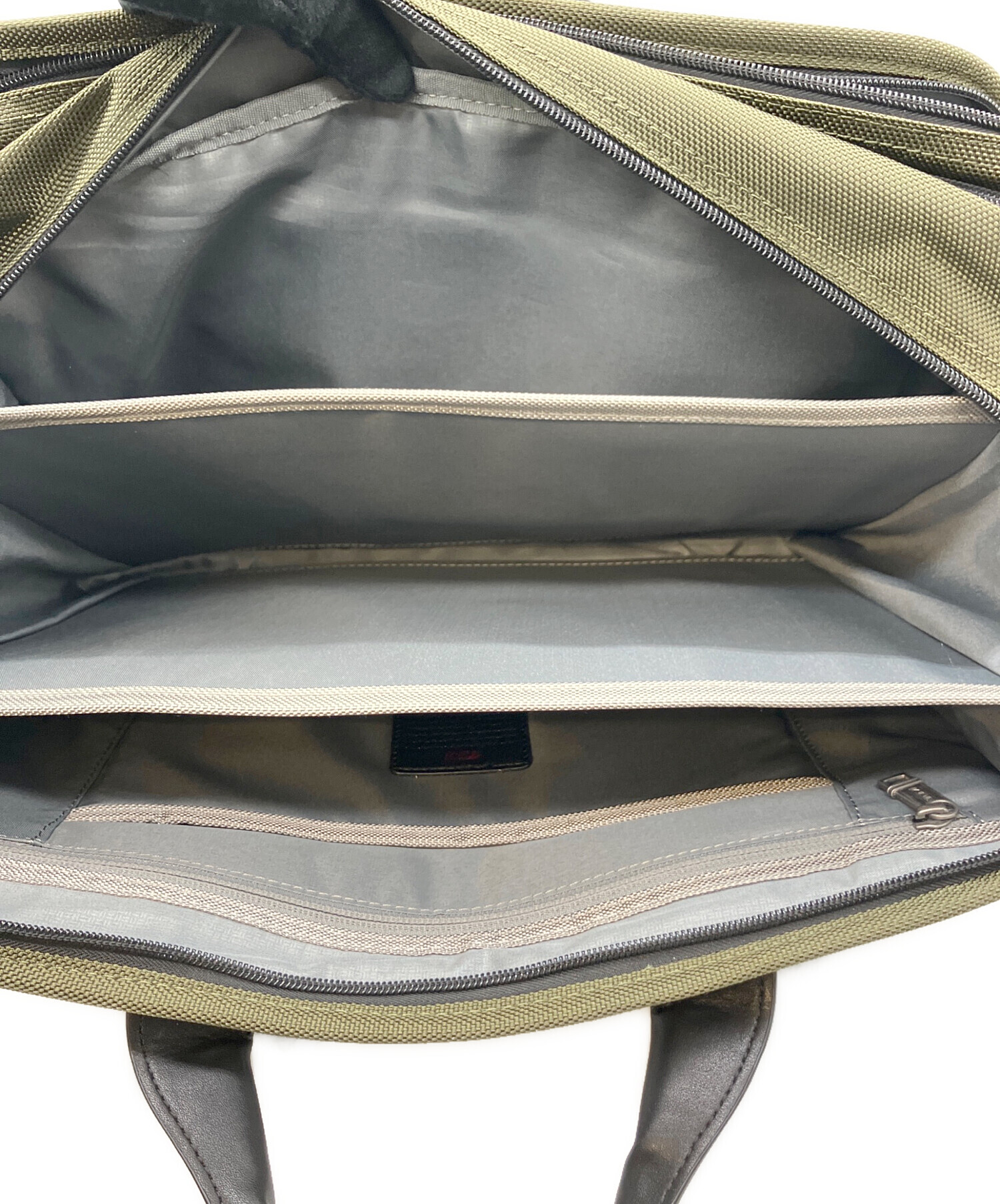 中古・古着通販】TUMI (トゥミ) 2WAYバッグ オリーブ｜ブランド・古着