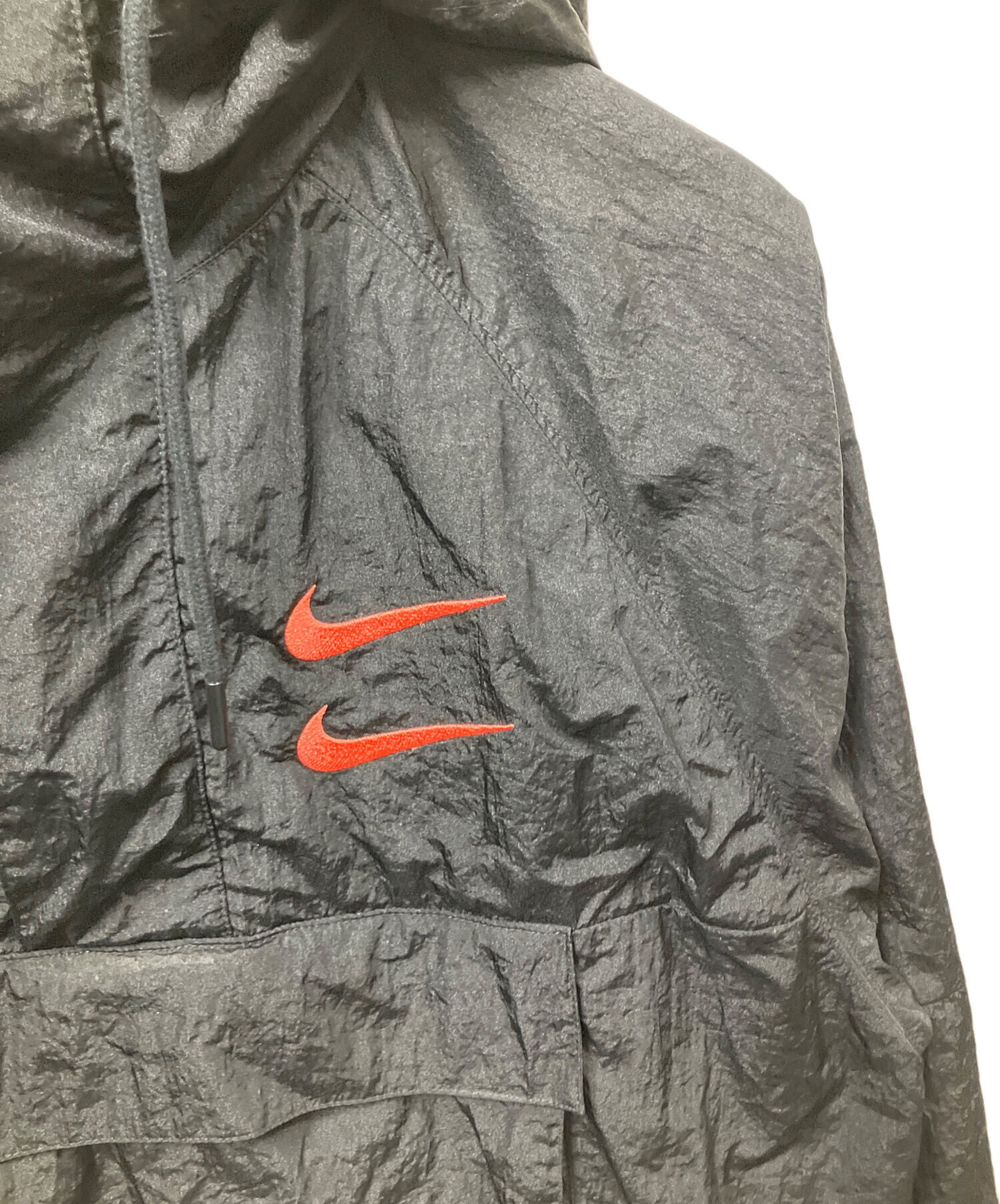 ジャケット・アウター NIKE Vintage Anorak Jacket Center Swoosh 中古・古着通販】NIKE (ナイキ) SWOOSH WOVEN ANORAK JACKET ブラック