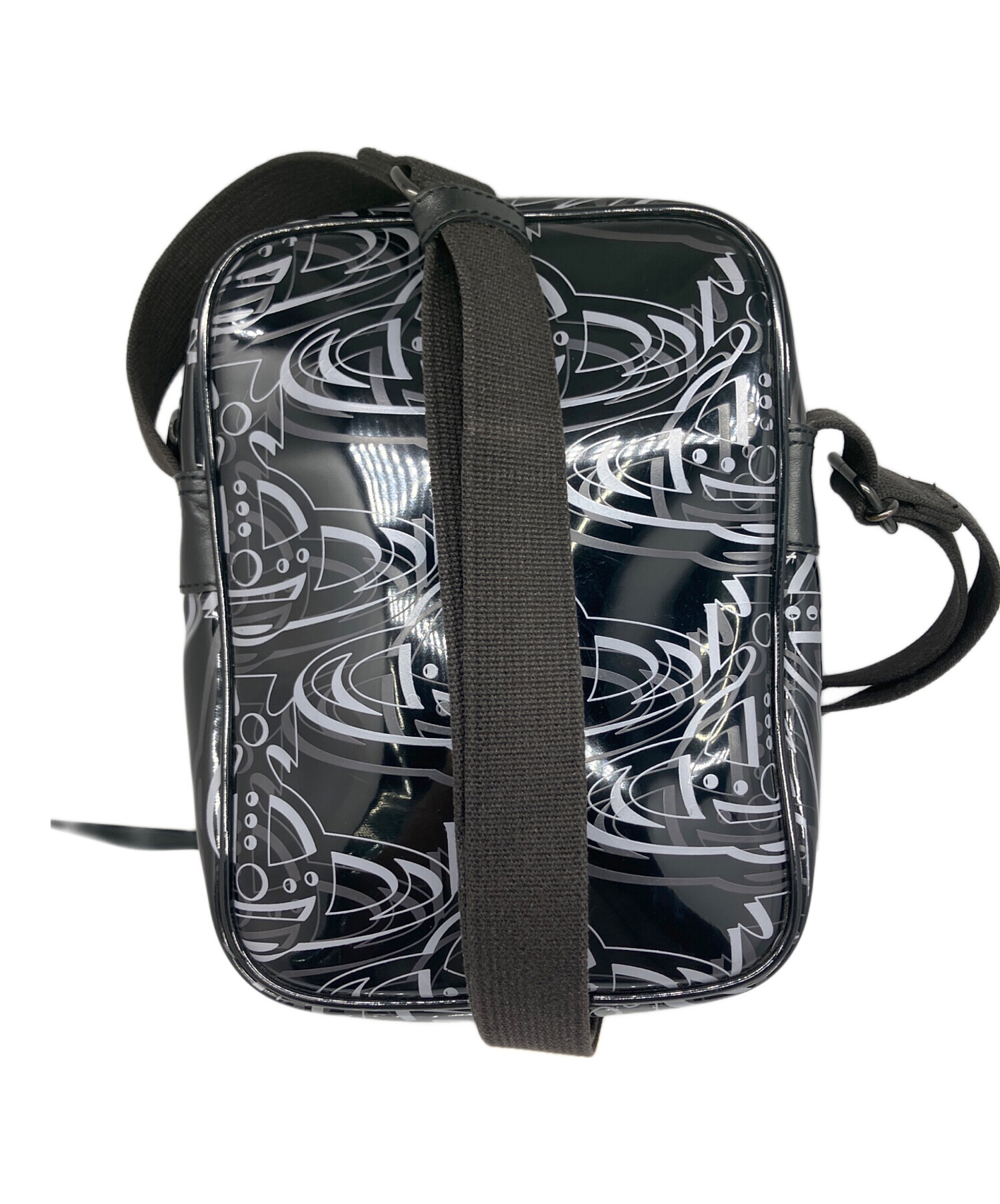 ☆値下げ☆ショルダーバッグ、エナメル、ヴィヴィアン 中古・古着通販】Vivienne Westwood (ヴィヴィアンウエストウッド