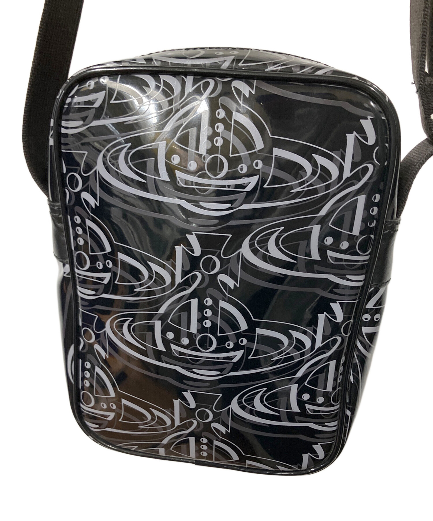 ☆値下げ☆ショルダーバッグ、エナメル、ヴィヴィアン 中古・古着通販】Vivienne Westwood (ヴィヴィアンウエストウッド