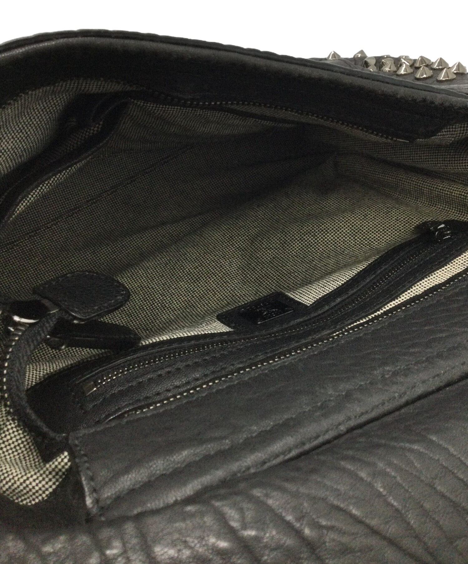 中古・古着通販】MCM (エムシーエム) スタッズショルダーバッグ