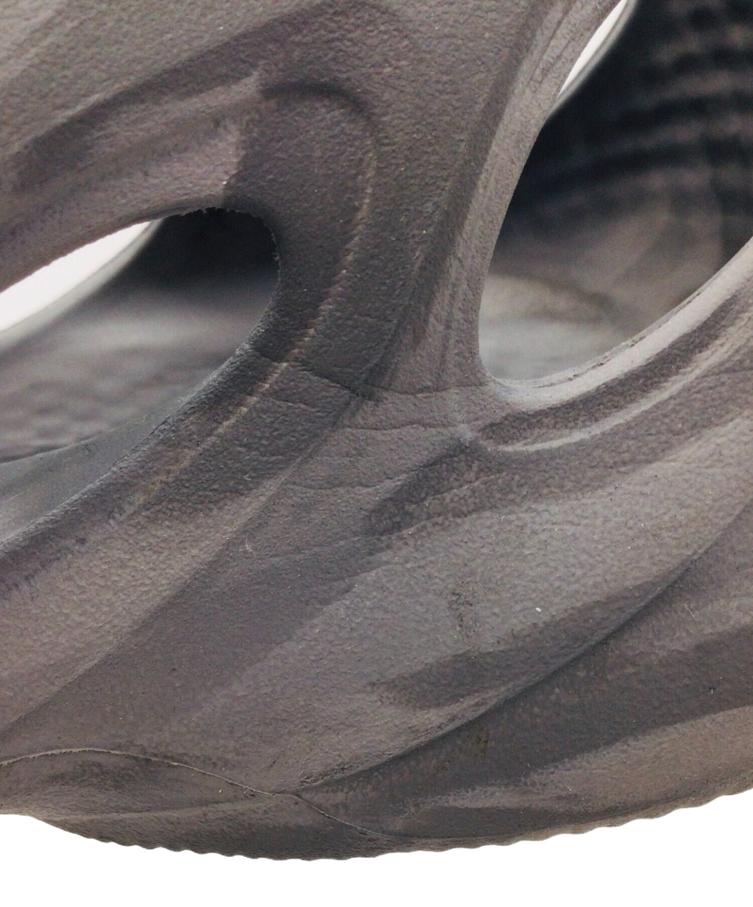 中古・古着通販】adidas (アディダス) YEEZY FOAM RUNNER グレー