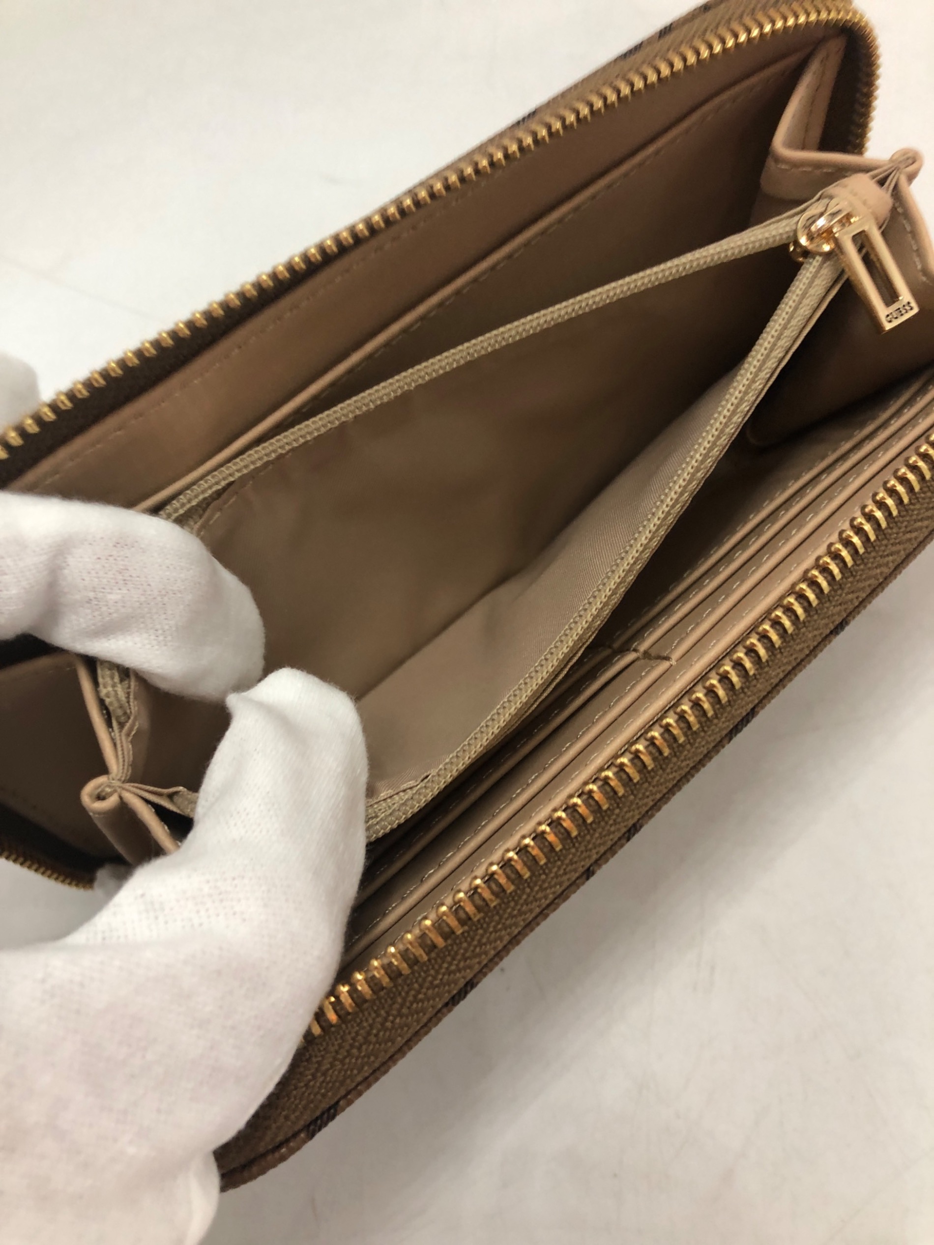 中古・古着通販】GUESS (ゲス) 長財布｜ブランド・古着通販 トレファク 