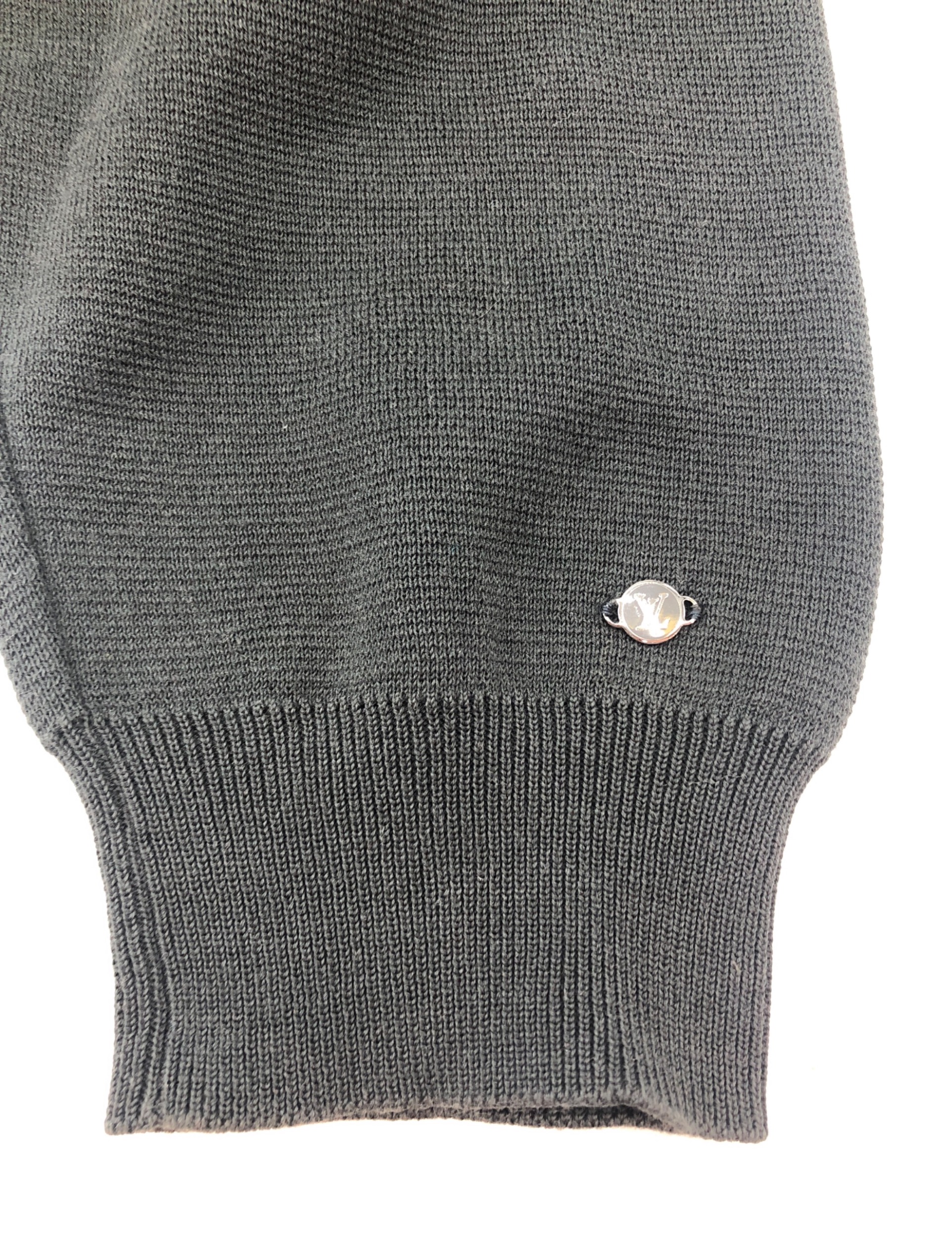 中古・古着通販】LOUIS VUITTON (ルイ ヴィトン) Vネックニット 中古・古着通販】LOUIS VUITTON (ルイ ヴィトン) Vネックニット