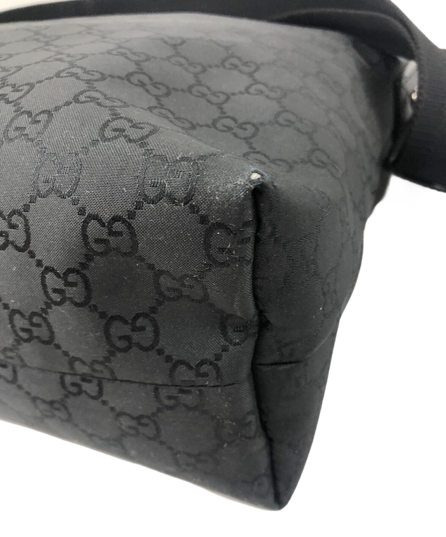 GUCCI グッチ ショルダーバッグ  黒 【古着】【中古】【送料無料】 GUCCI - GUCCI グッチ ショルダーバッグ 黒 【古着】【中古】【送料