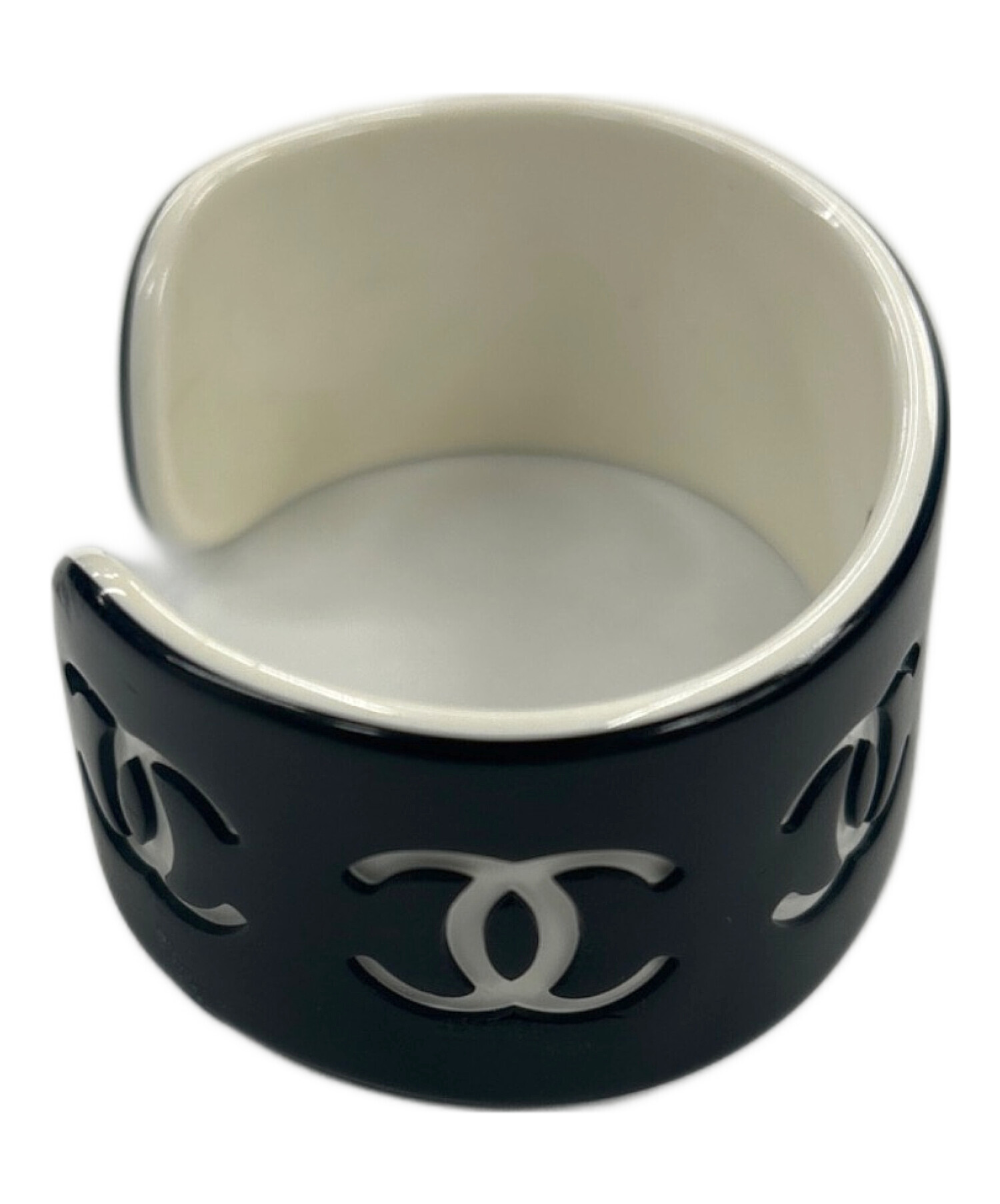 【値下げしました！】CHANEL ロゴバングル ブラック・ホワイト imgrc0071912622.jpg