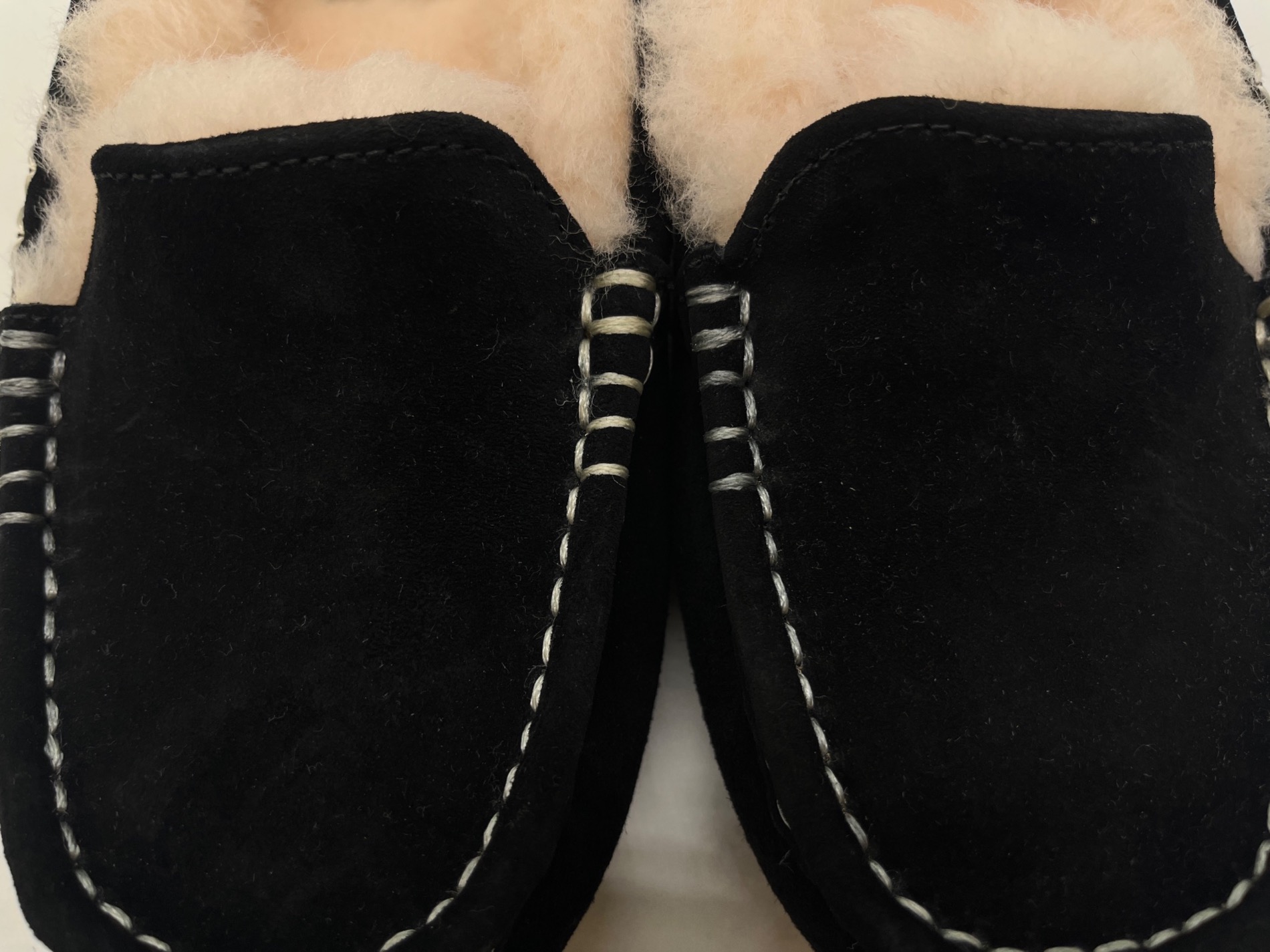 中古・古着通販】UGG (アグ) UGG モカシンシューズ ブラック サイズ:22