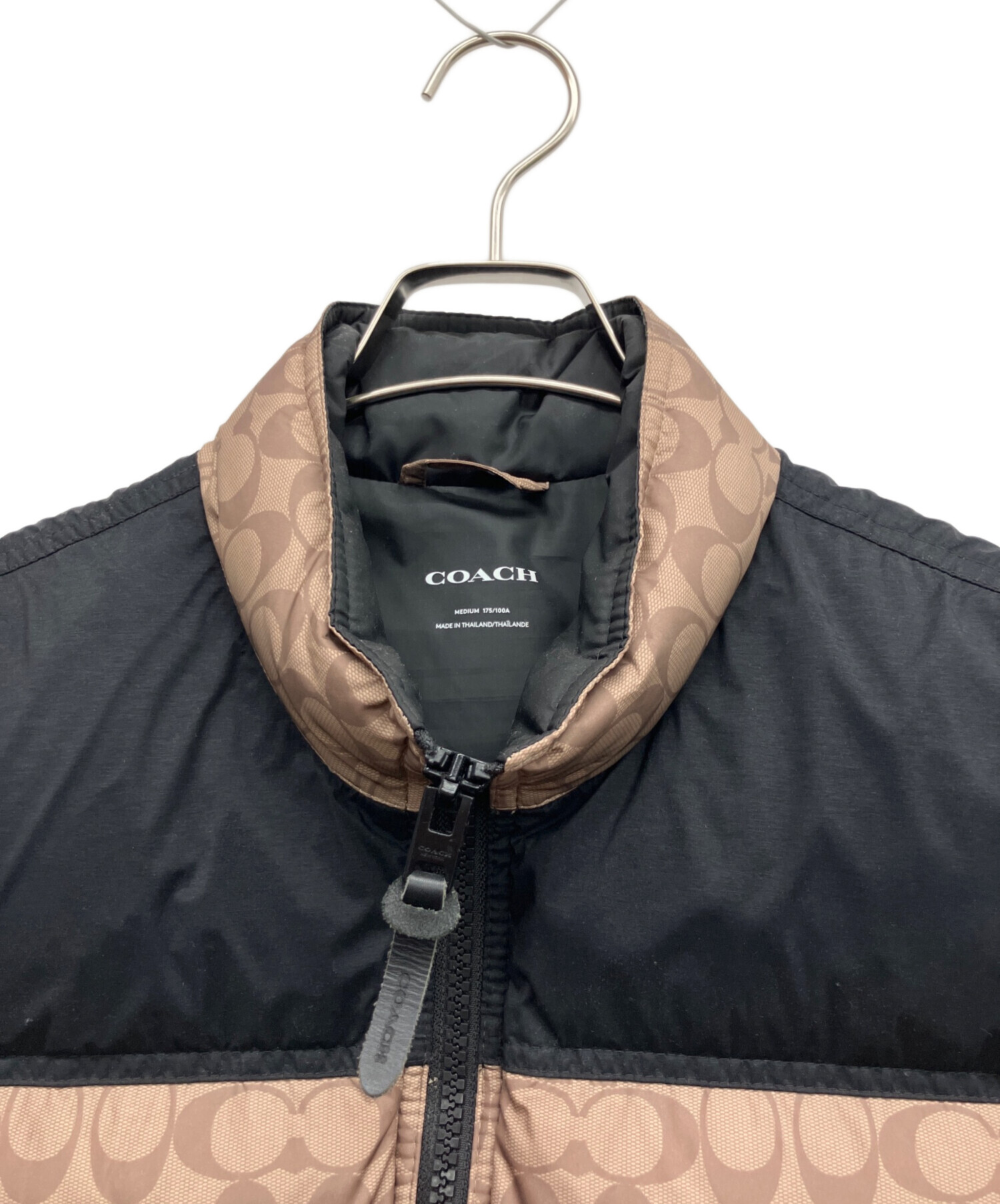 COACH ダウンベスト ブラック/ベージュ 中古・古着通販】COACH (コーチ) ダウンベスト サイズ:MEDIUM